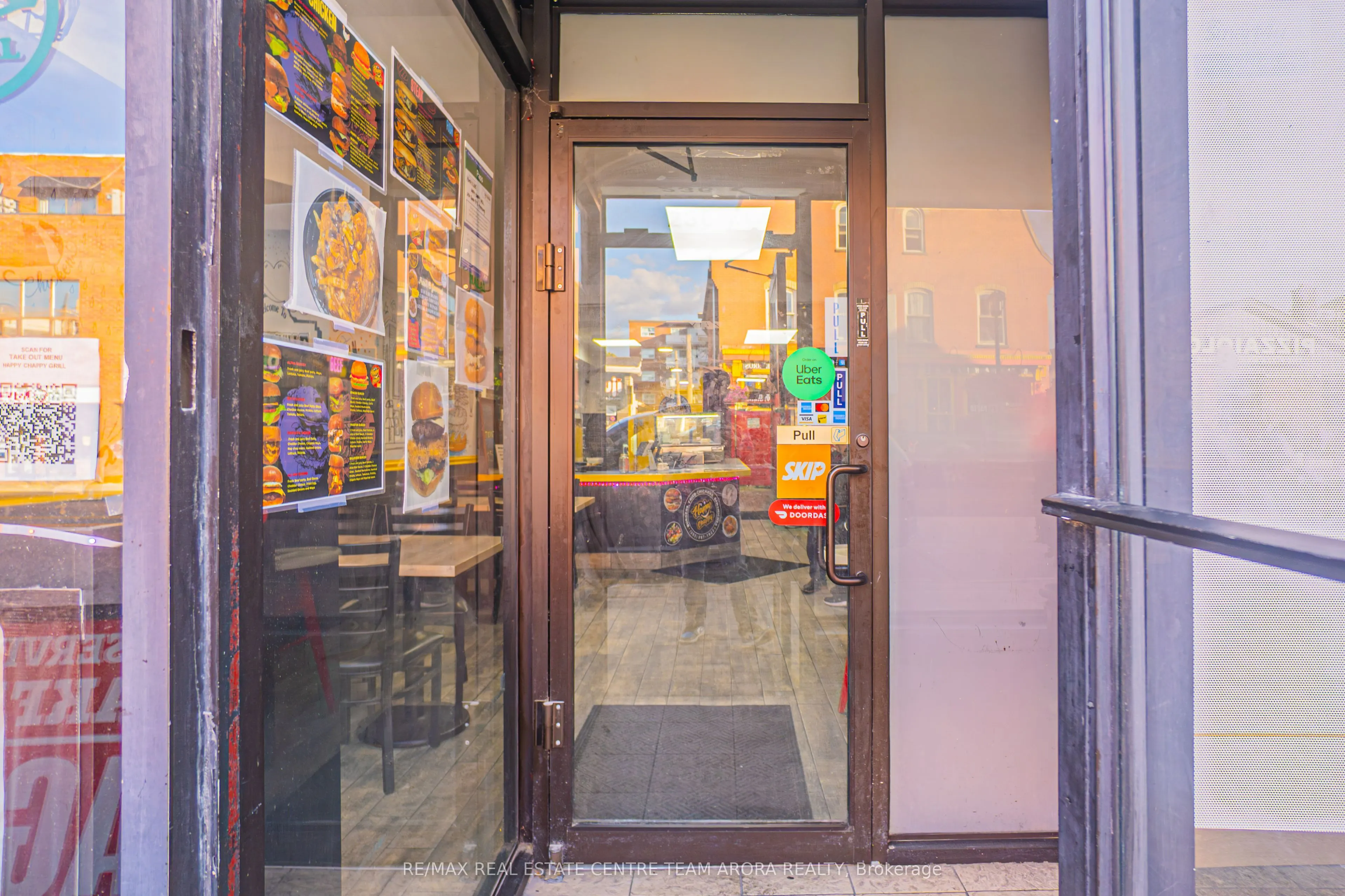 236 Queen Street S