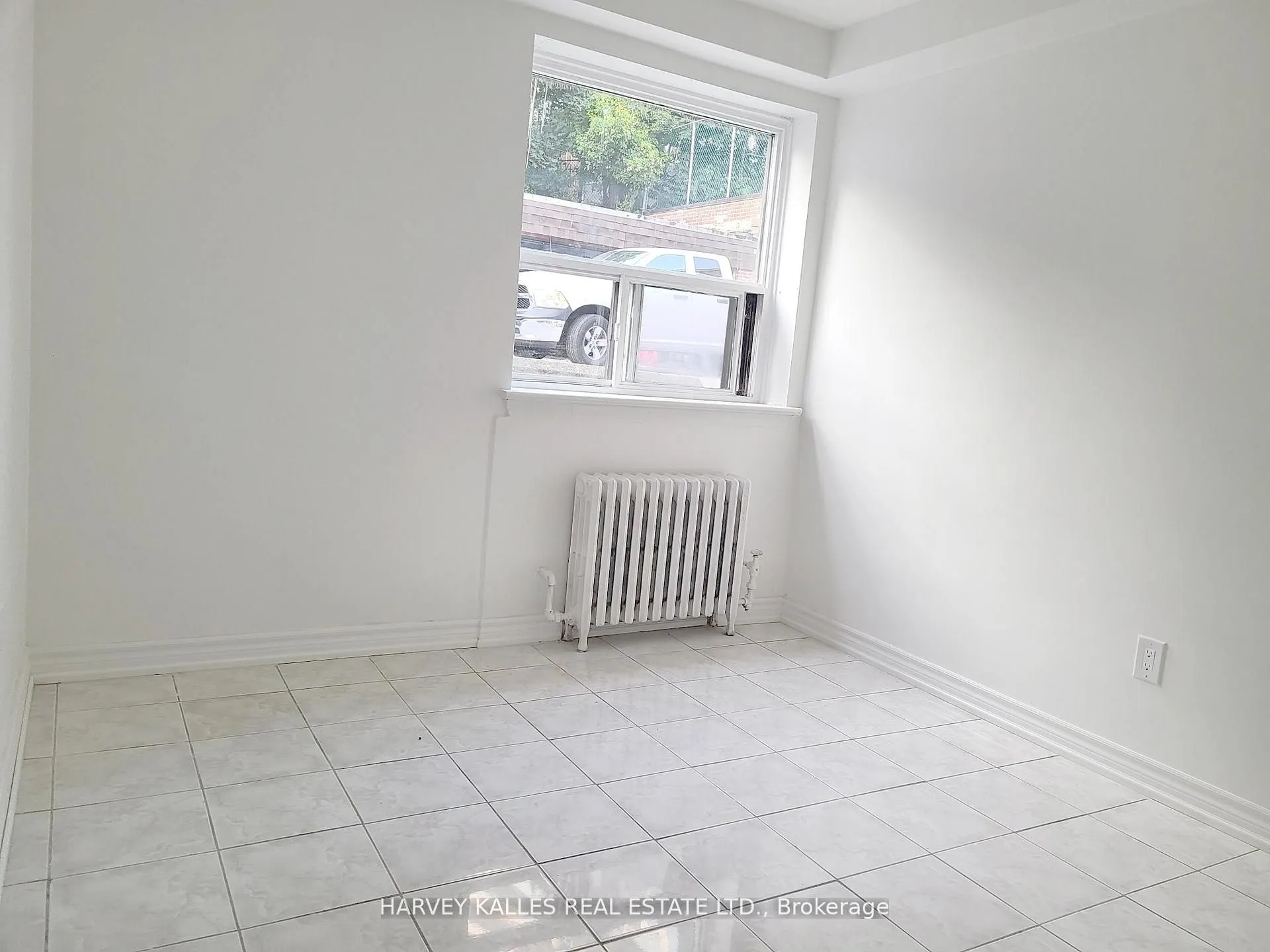 4 Greenbrook Drive, #2