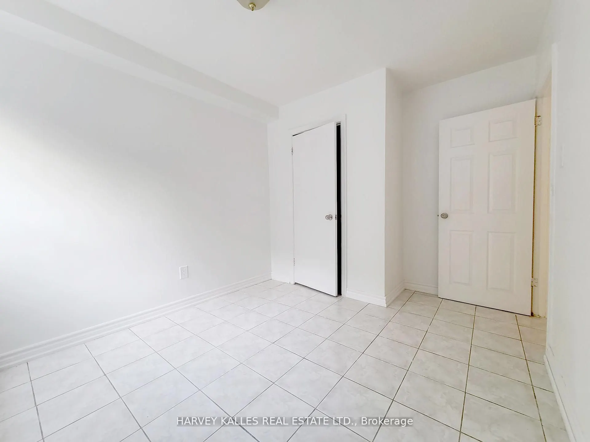 4 Greenbrook Drive, #2