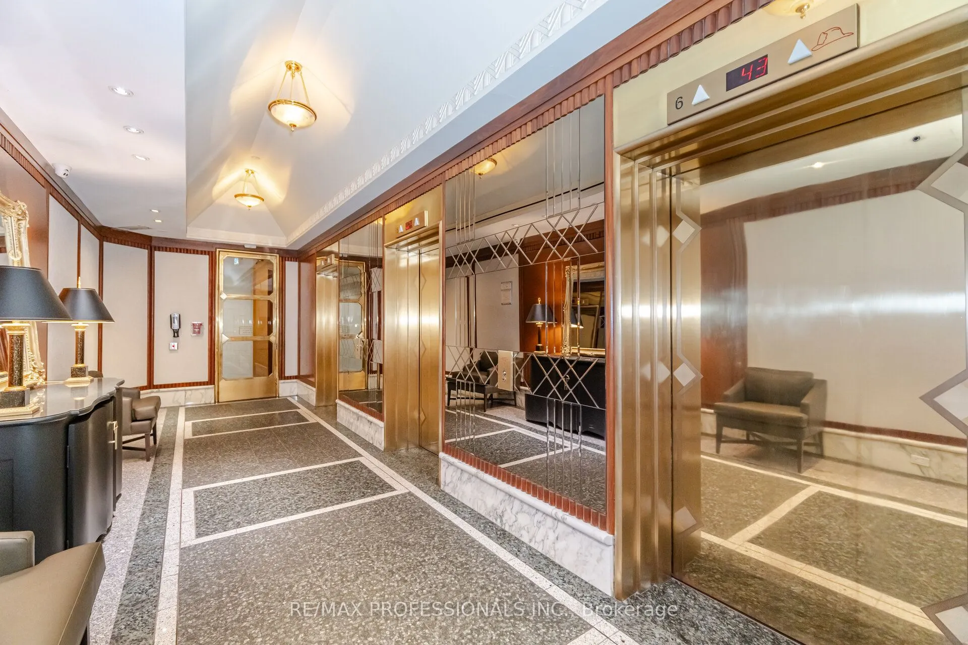 1 Palace Pier Court, #510