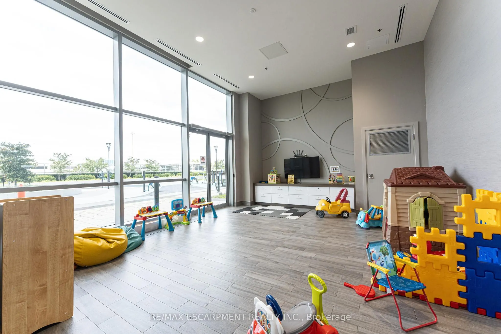 2087 Fairview Street, #504