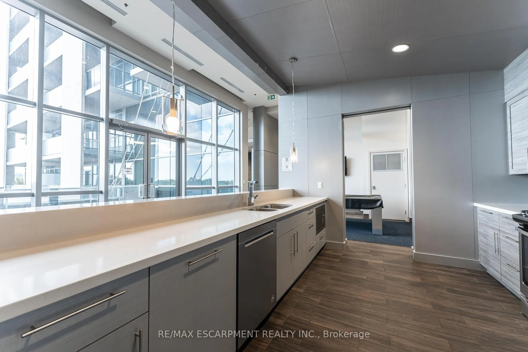 2087 Fairview Street, #504