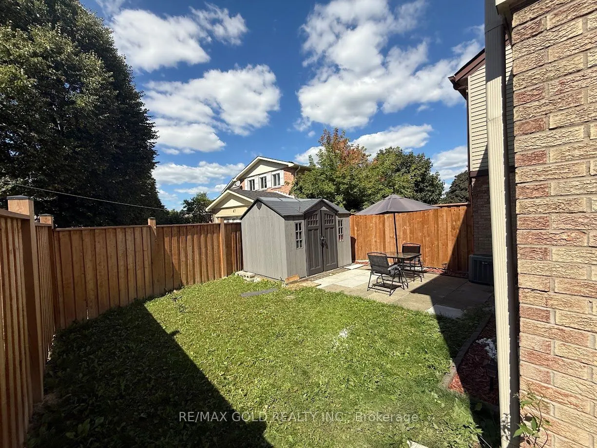 45 Rushmore Crescent