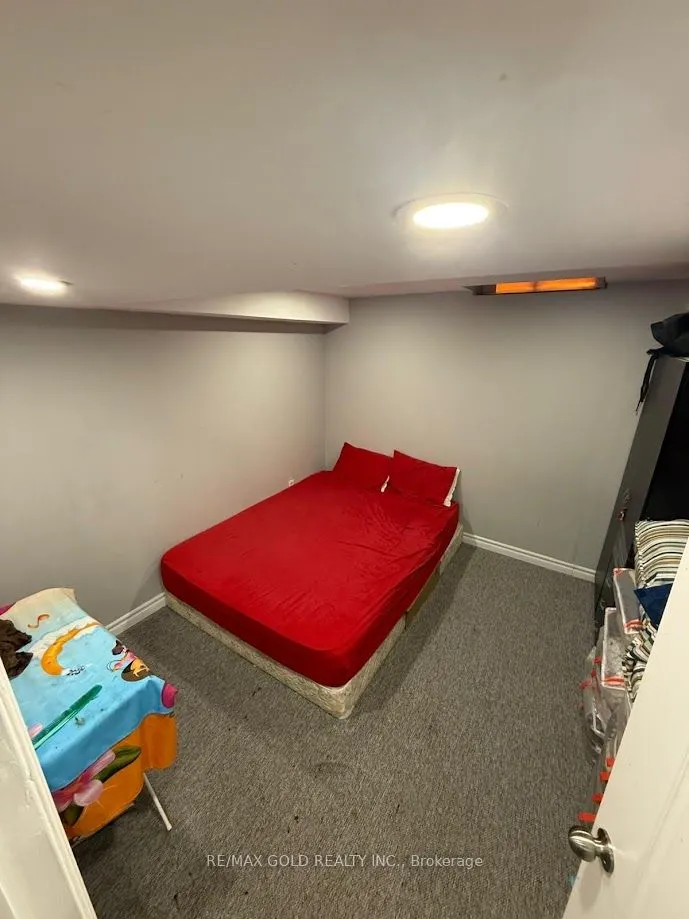 45 Rushmore Crescent