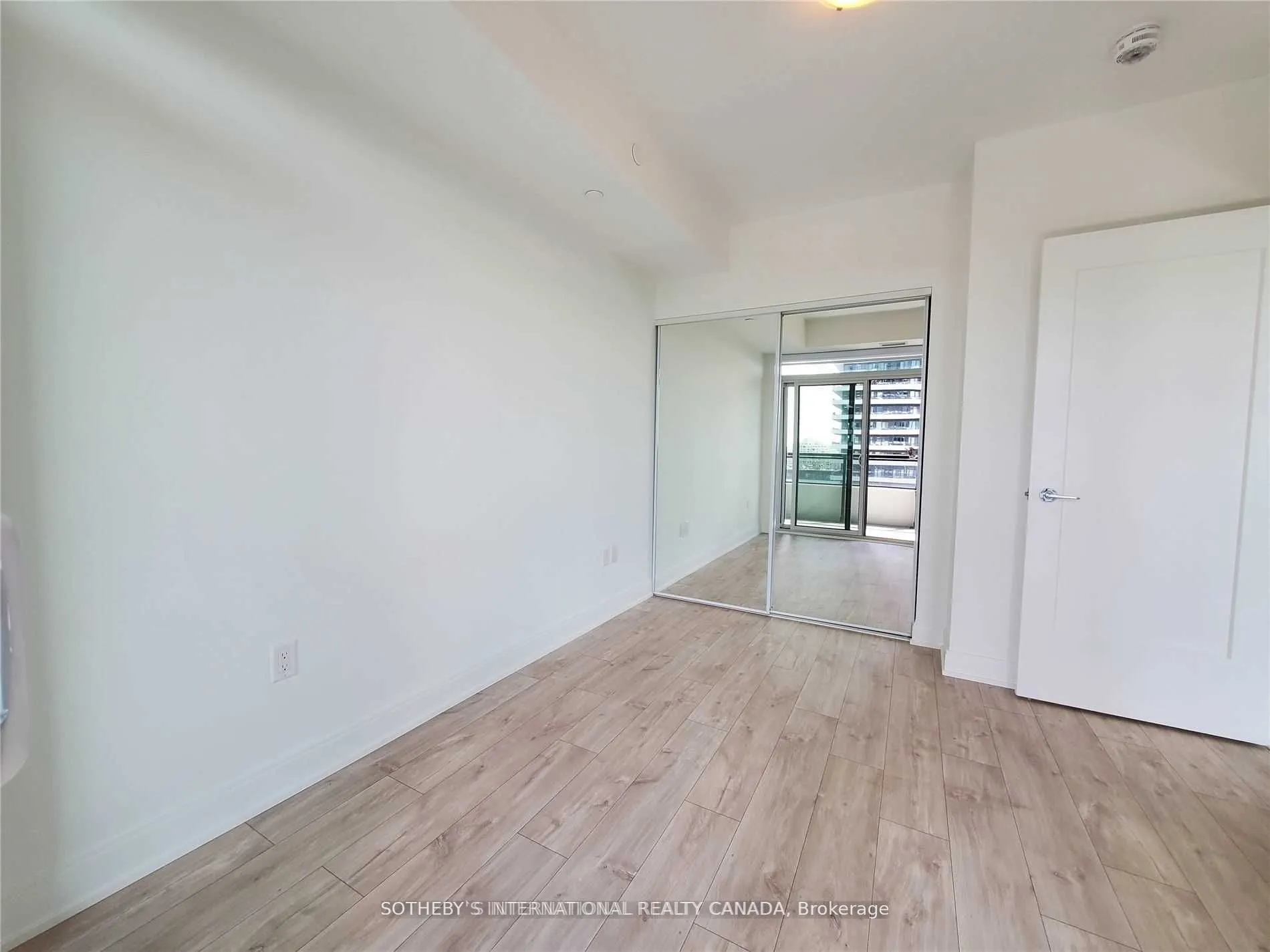 65 Annie Craig Drive, #911