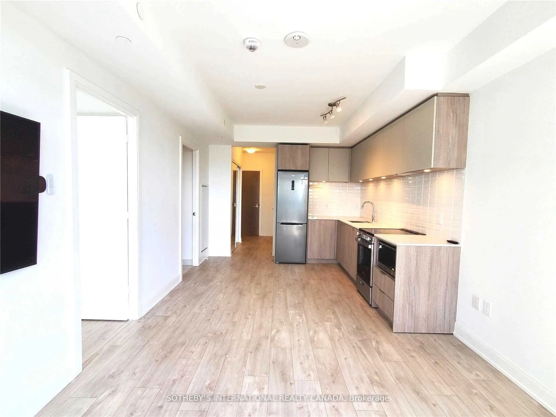 65 Annie Craig Drive, #911