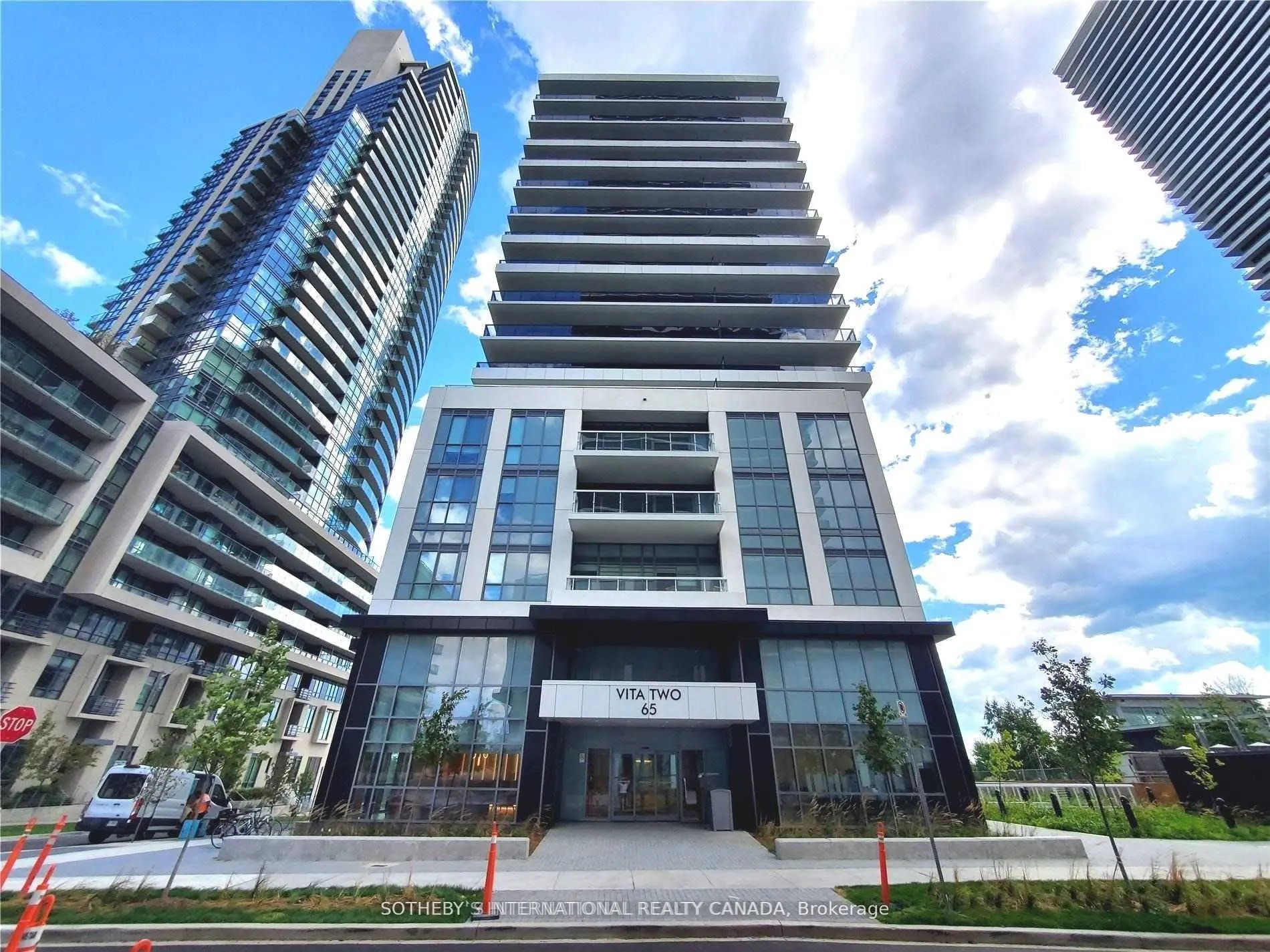 65 Annie Craig Drive, #911