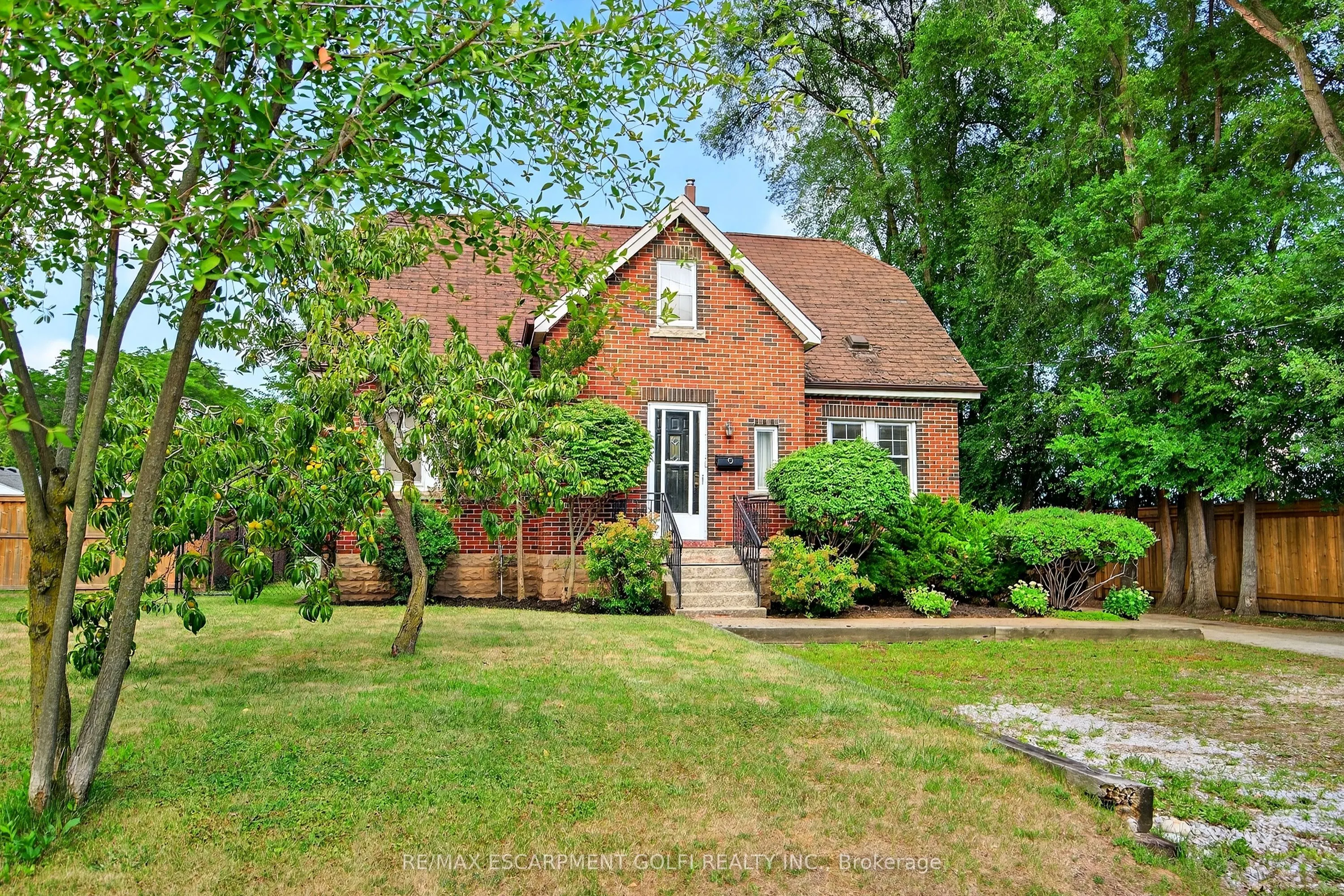 1025 KING Road