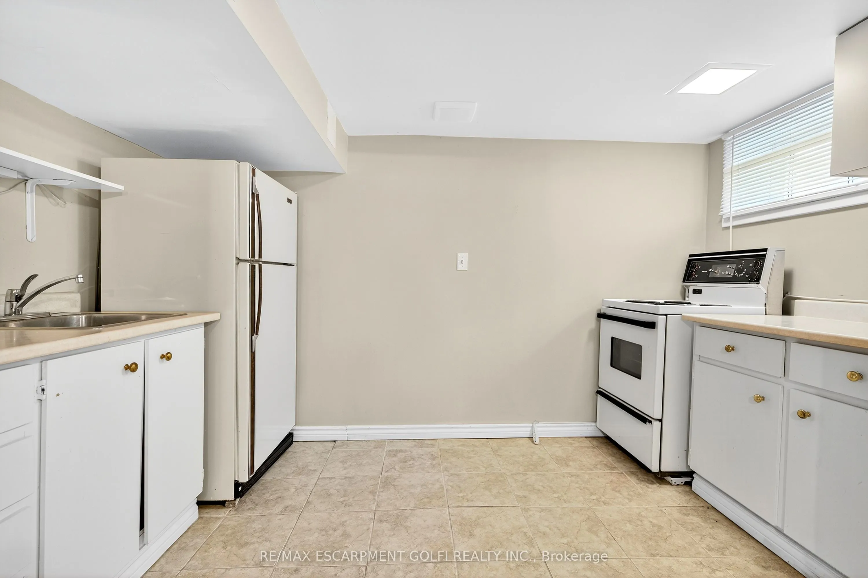 1025 KING Road
