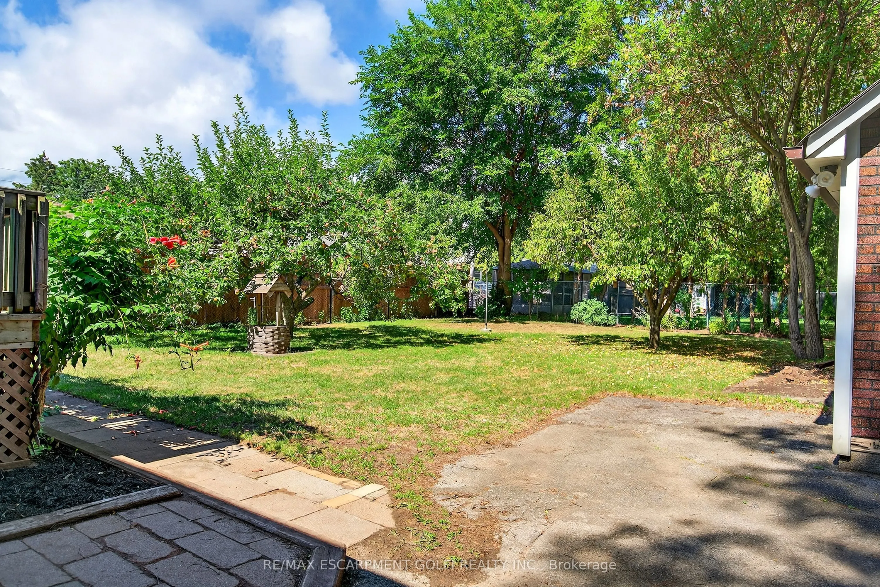 1025 KING Road