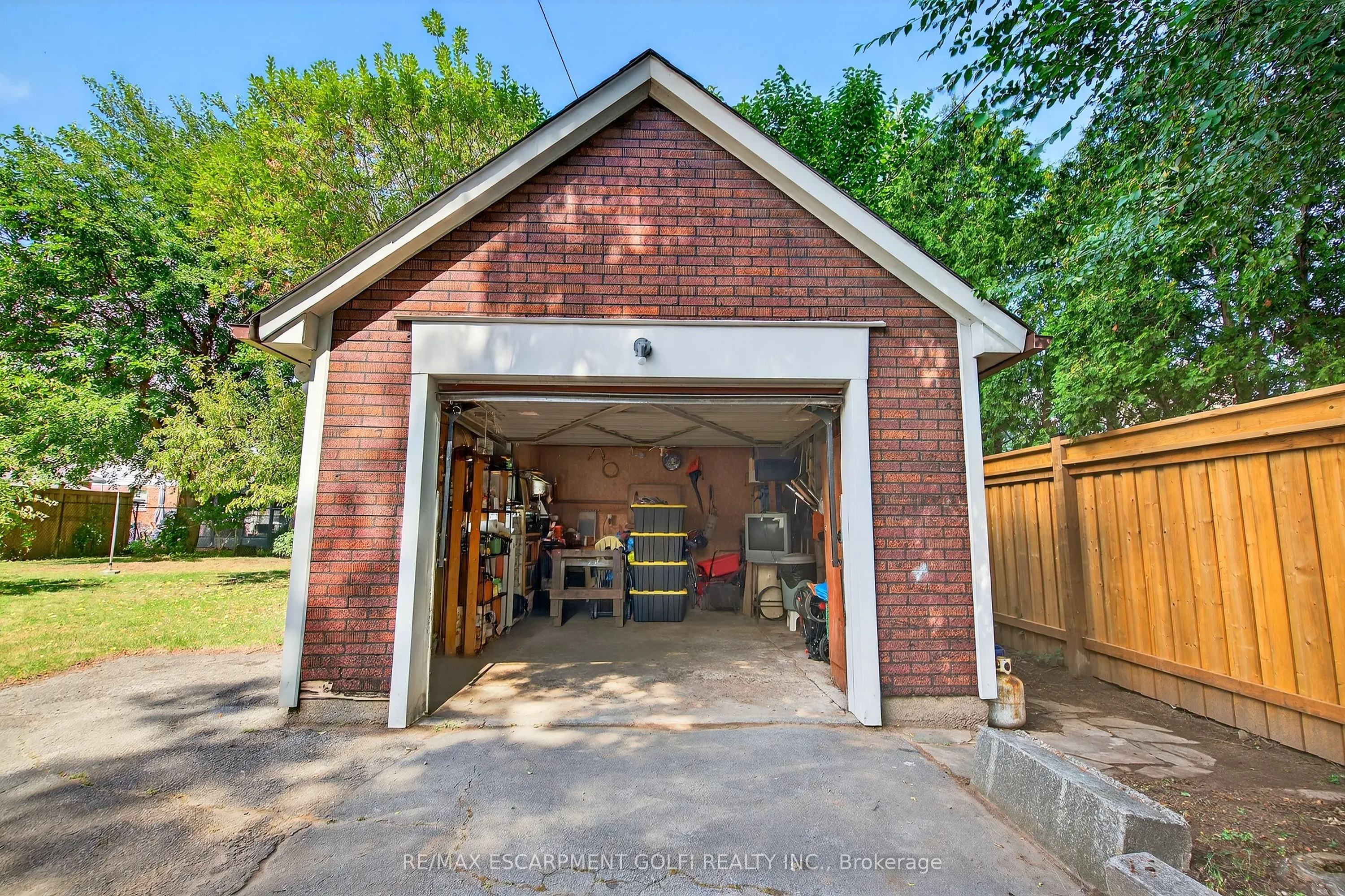 1025 KING Road