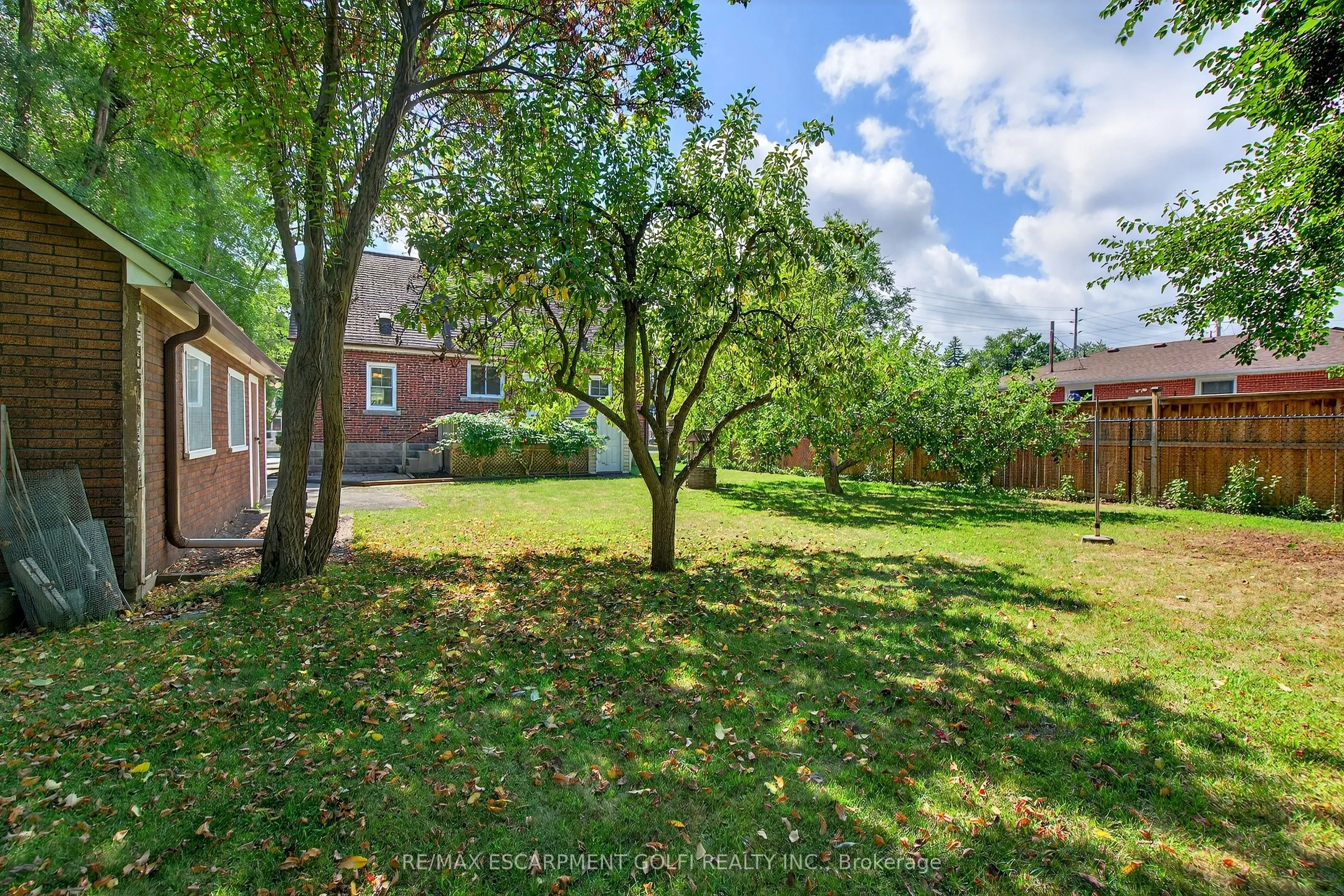 1025 KING Road