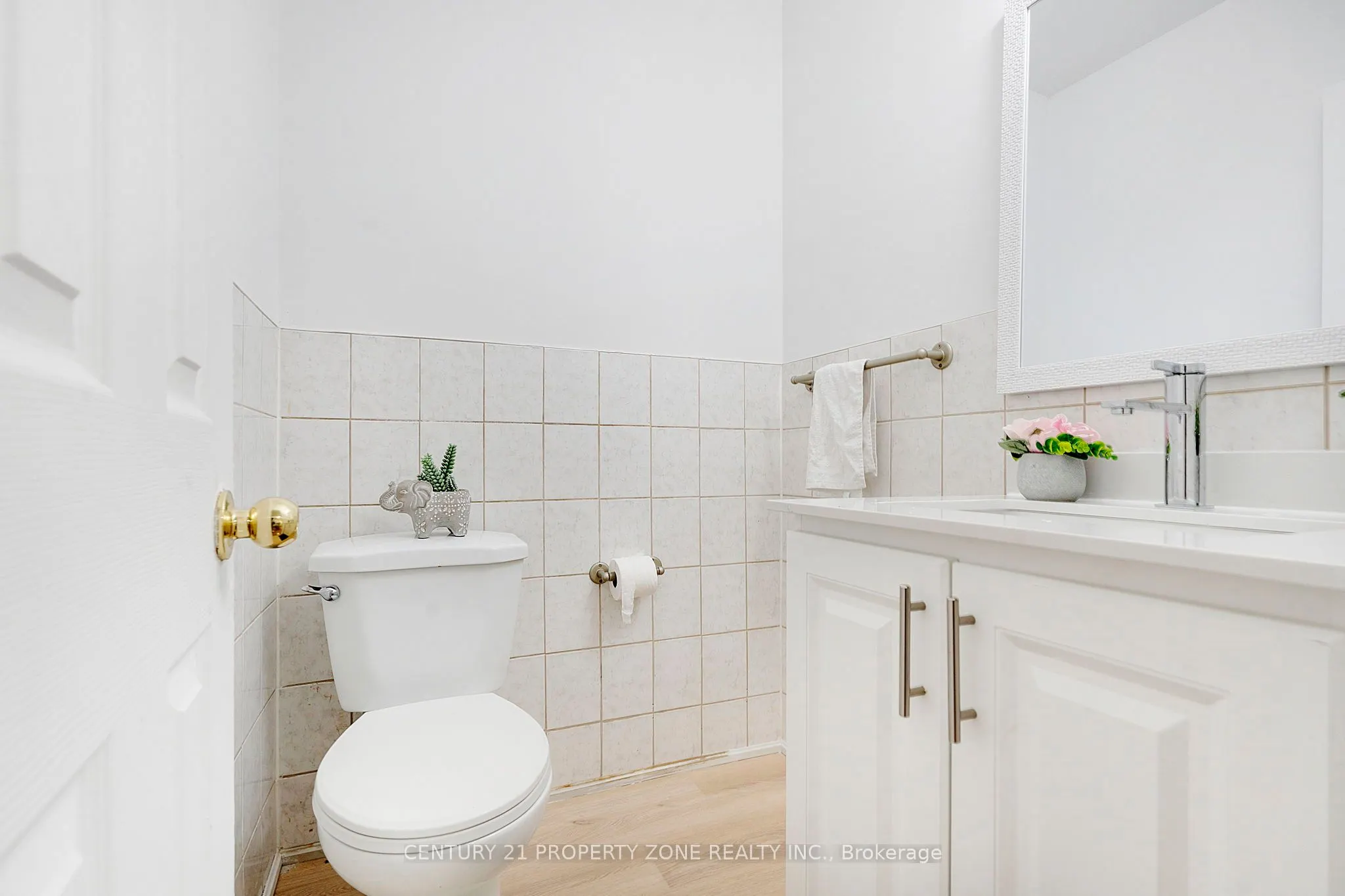 3387 Kelowna Court