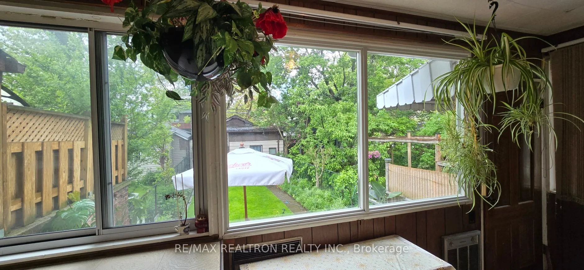 582 Runnymede Road