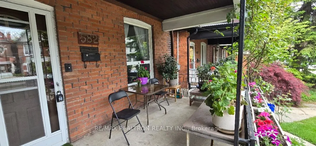 582 Runnymede Road