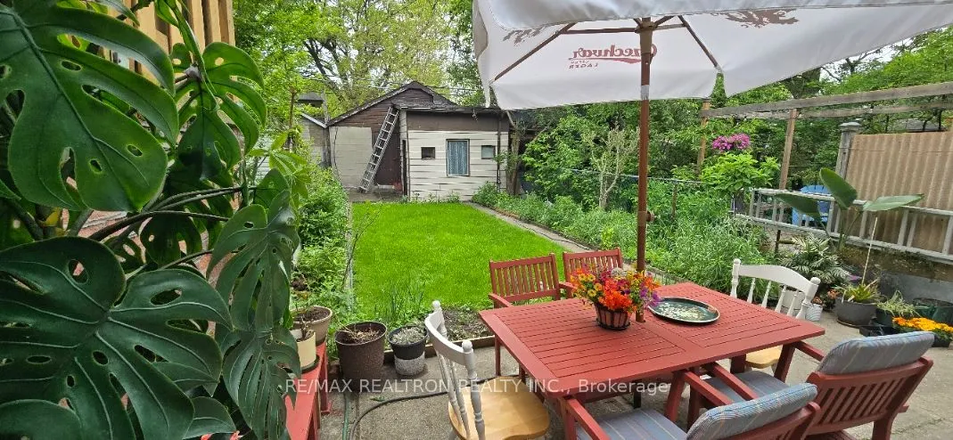 582 Runnymede Road
