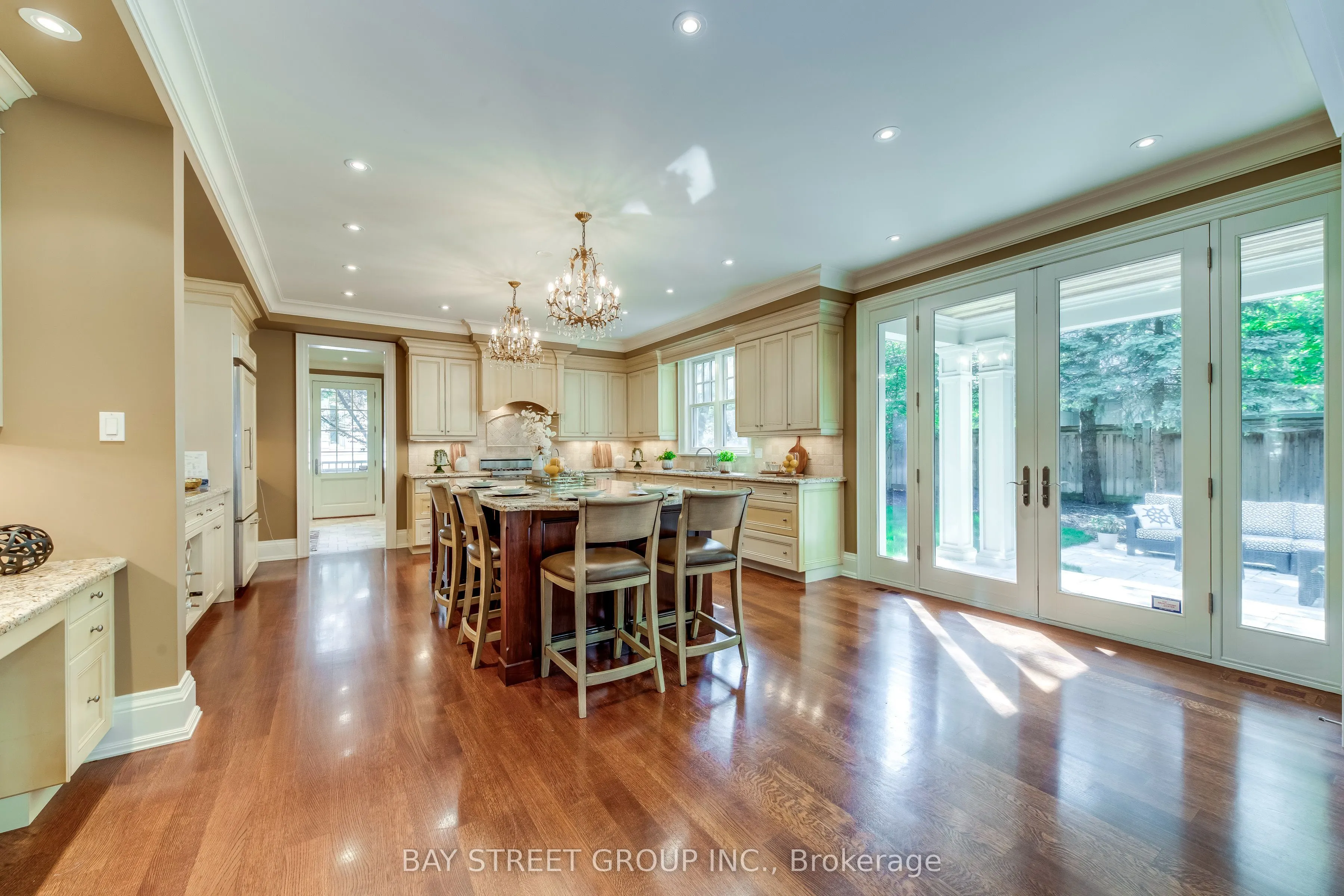 1049 Cedar Grove Boulevard