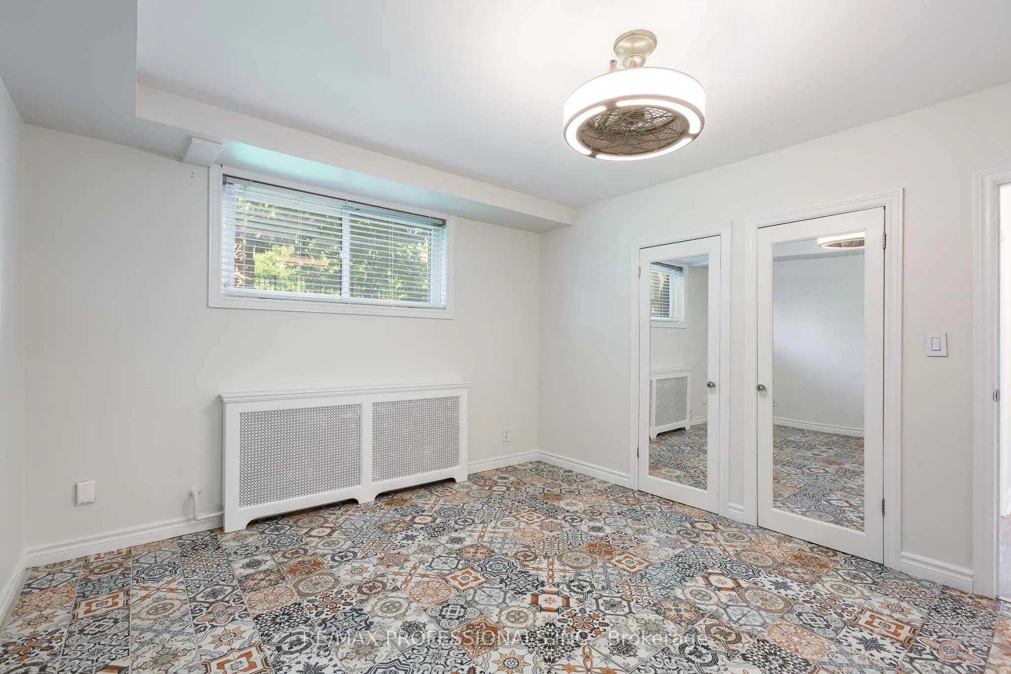 3 Chestnut Hills Crescent, #101