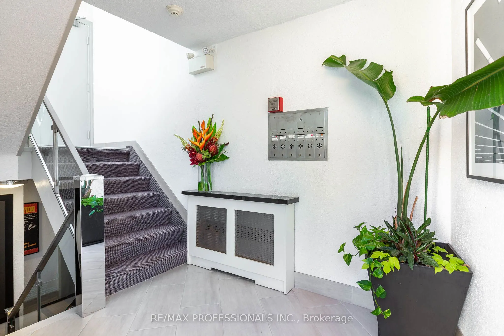3 Chestnut Hills Crescent, #101