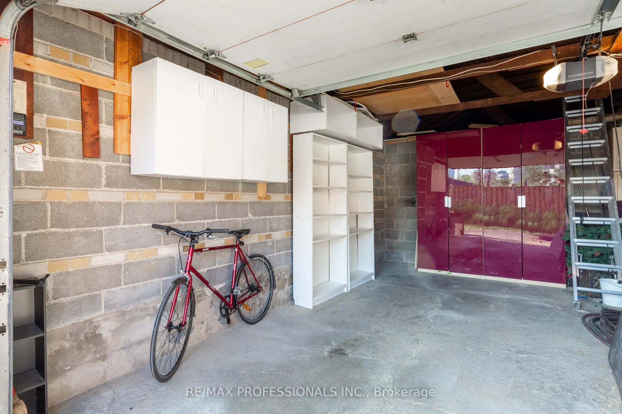 3 Chestnut Hills Crescent, #101