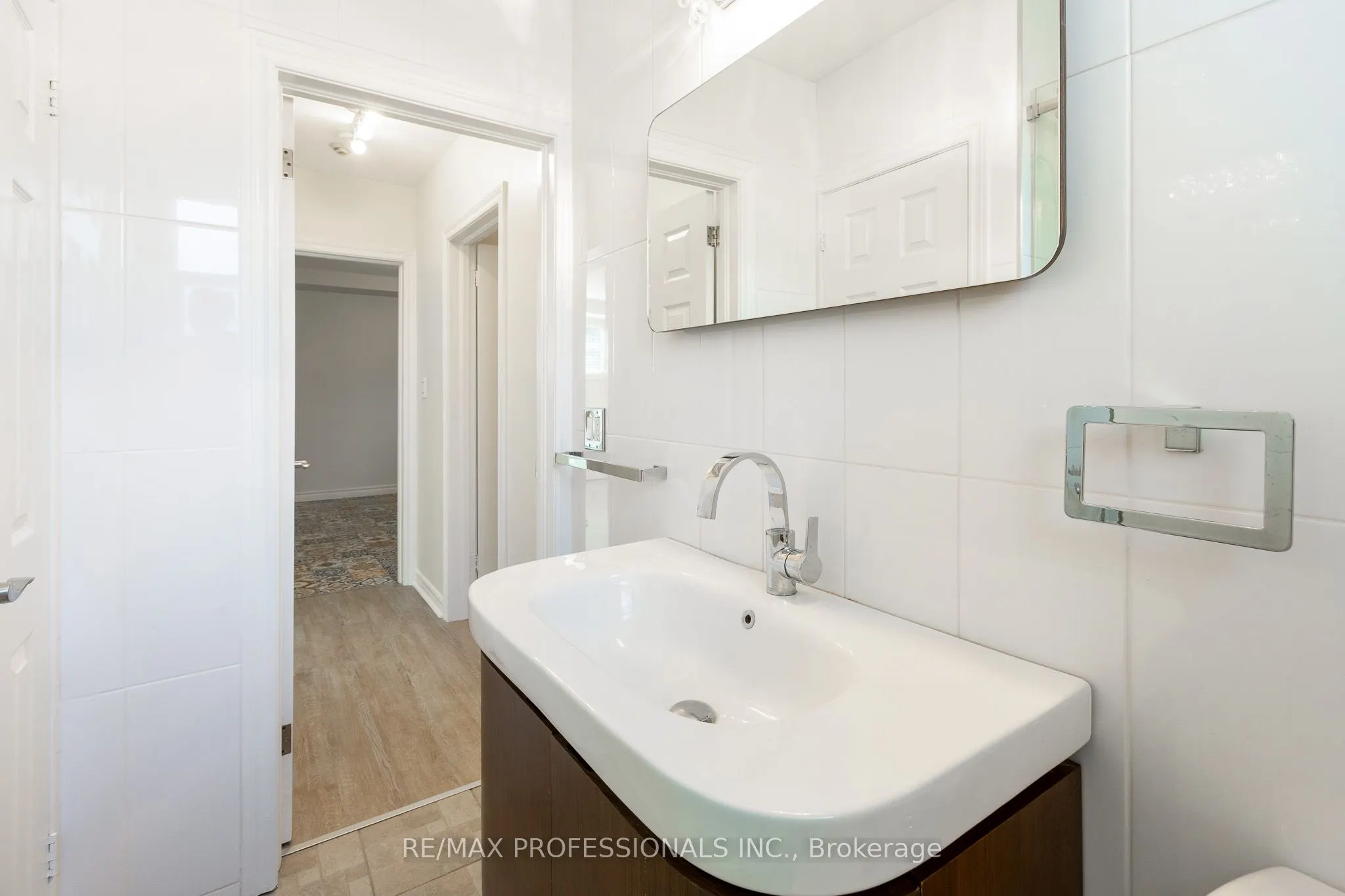 3 Chestnut Hills Crescent, #101