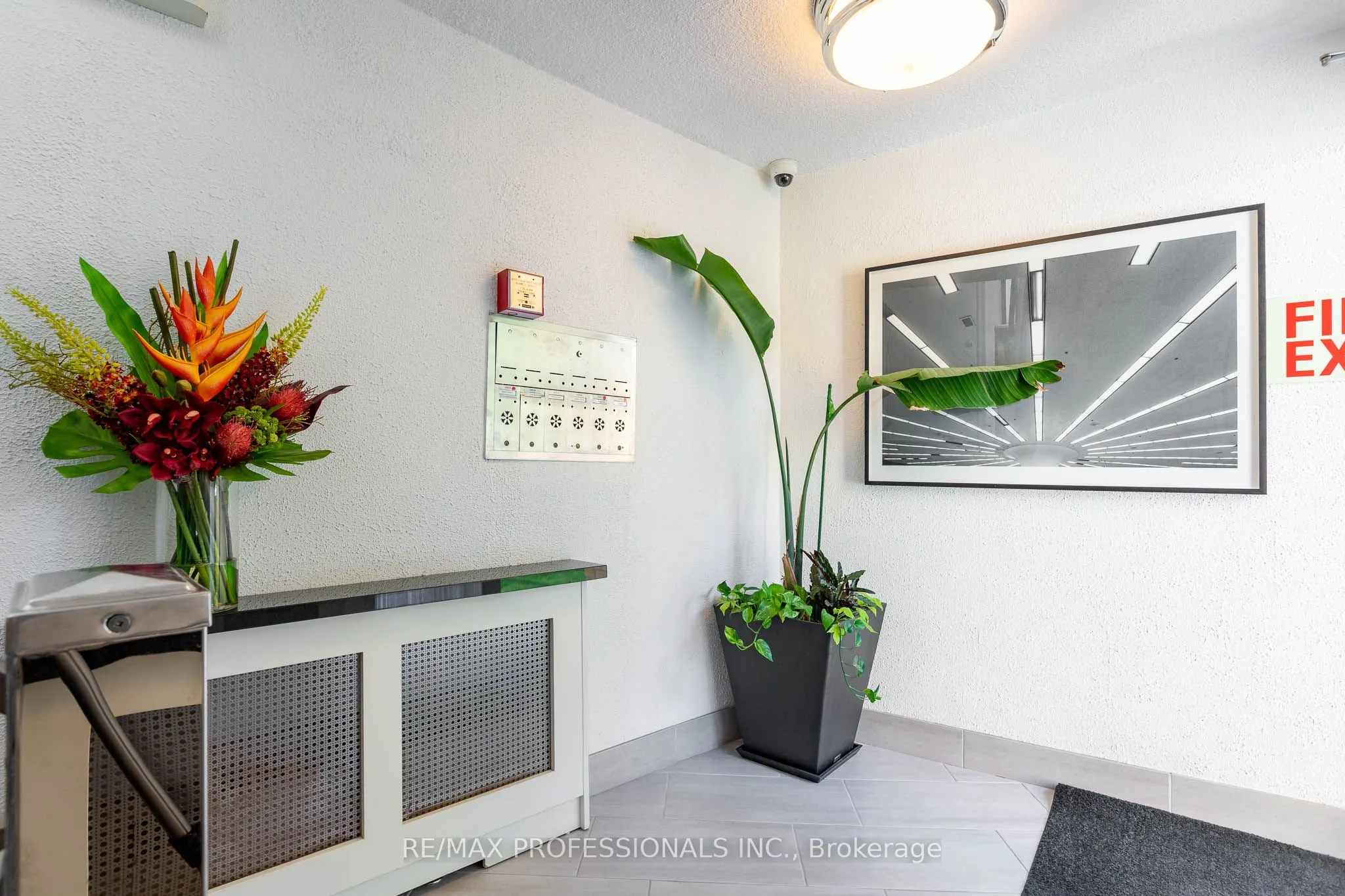 3 Chestnut Hills Crescent, #101