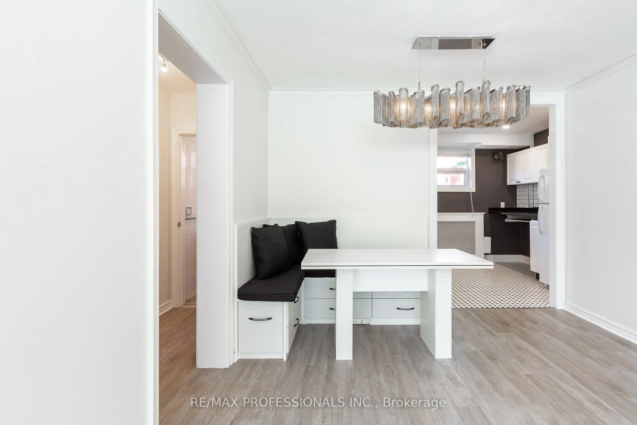 3 Chestnut Hills Crescent, #101