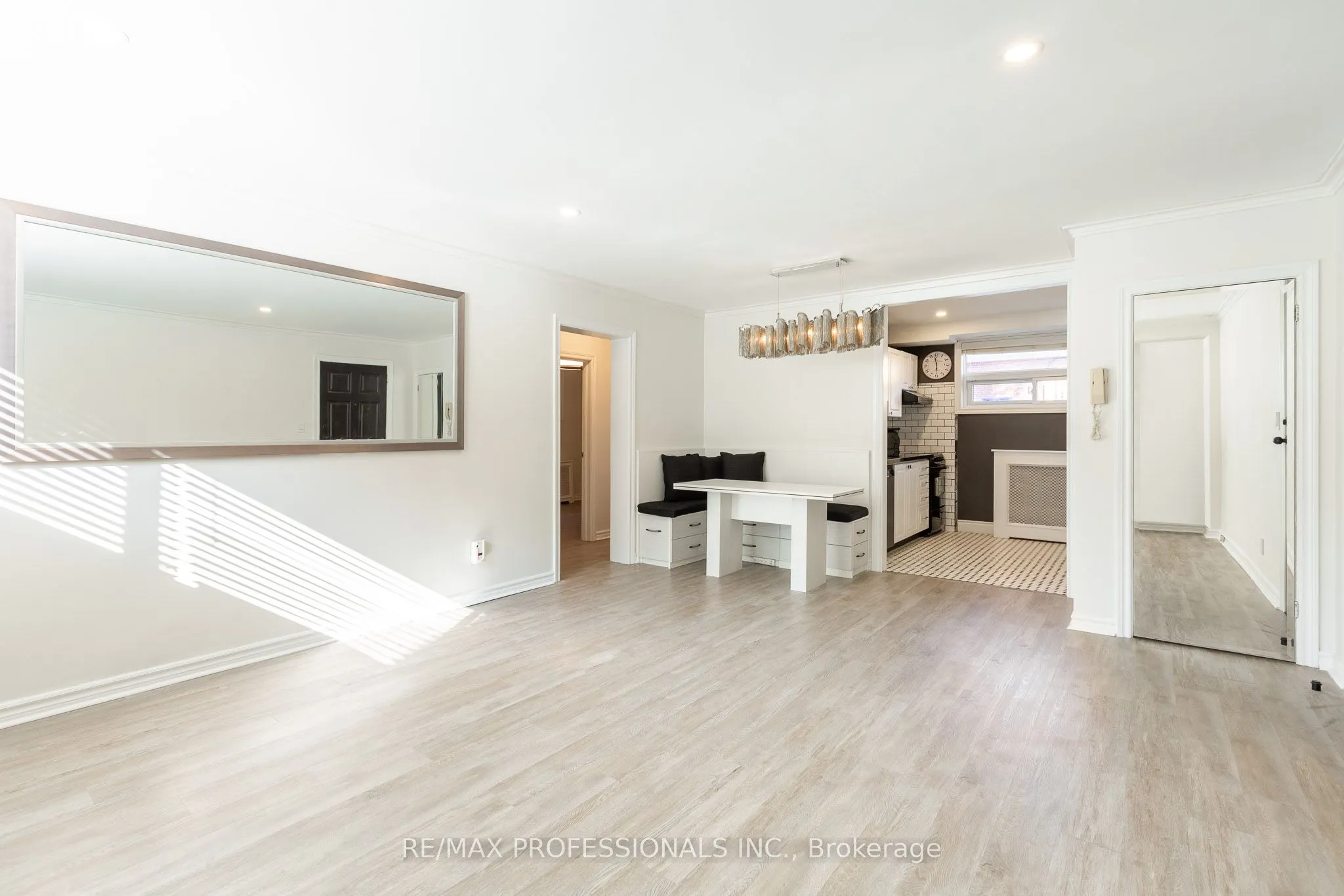 3 Chestnut Hills Crescent, #101