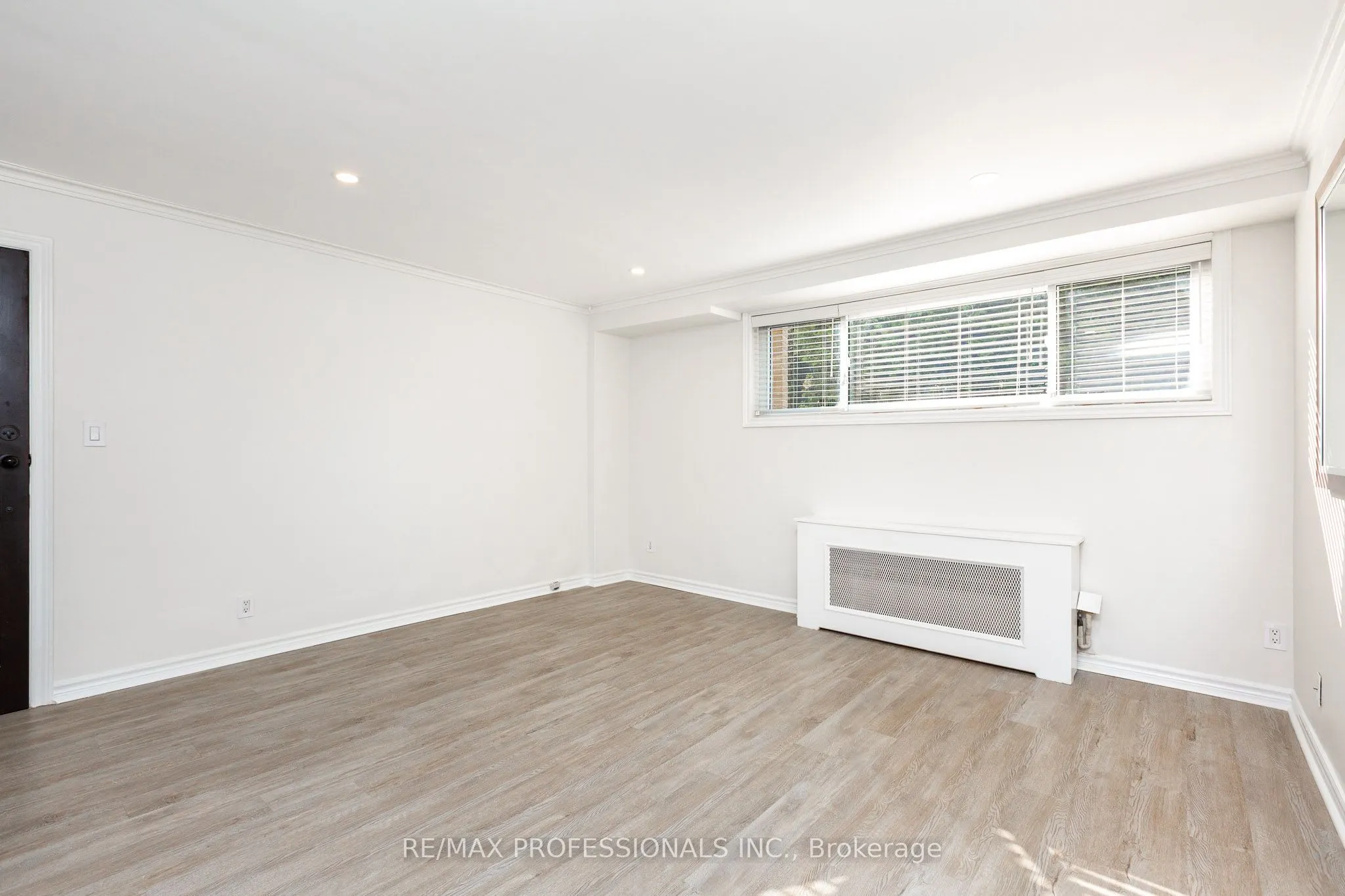3 Chestnut Hills Crescent, #101
