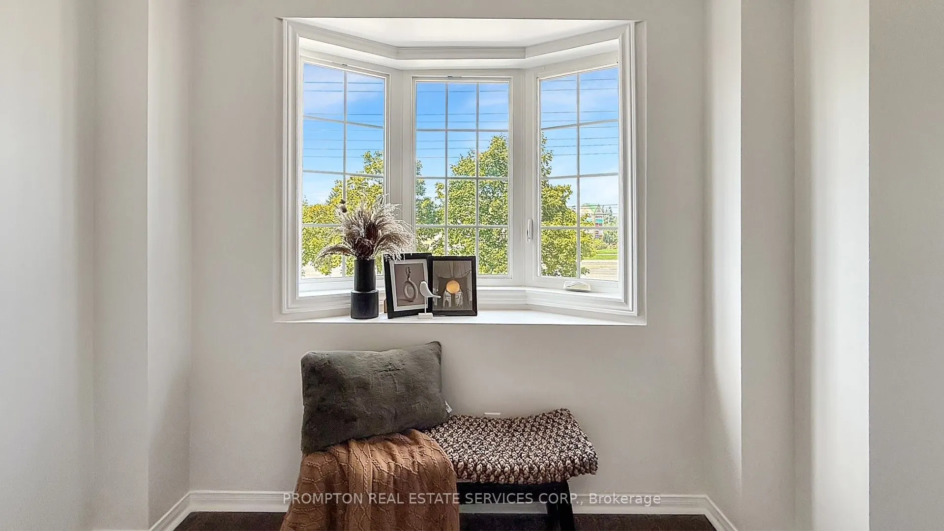 6950 Tenth Line W, #82
