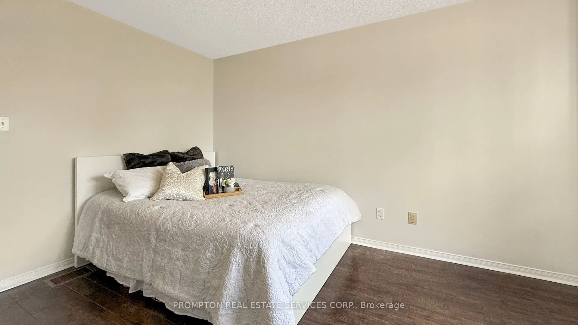 6950 Tenth Line W, #82