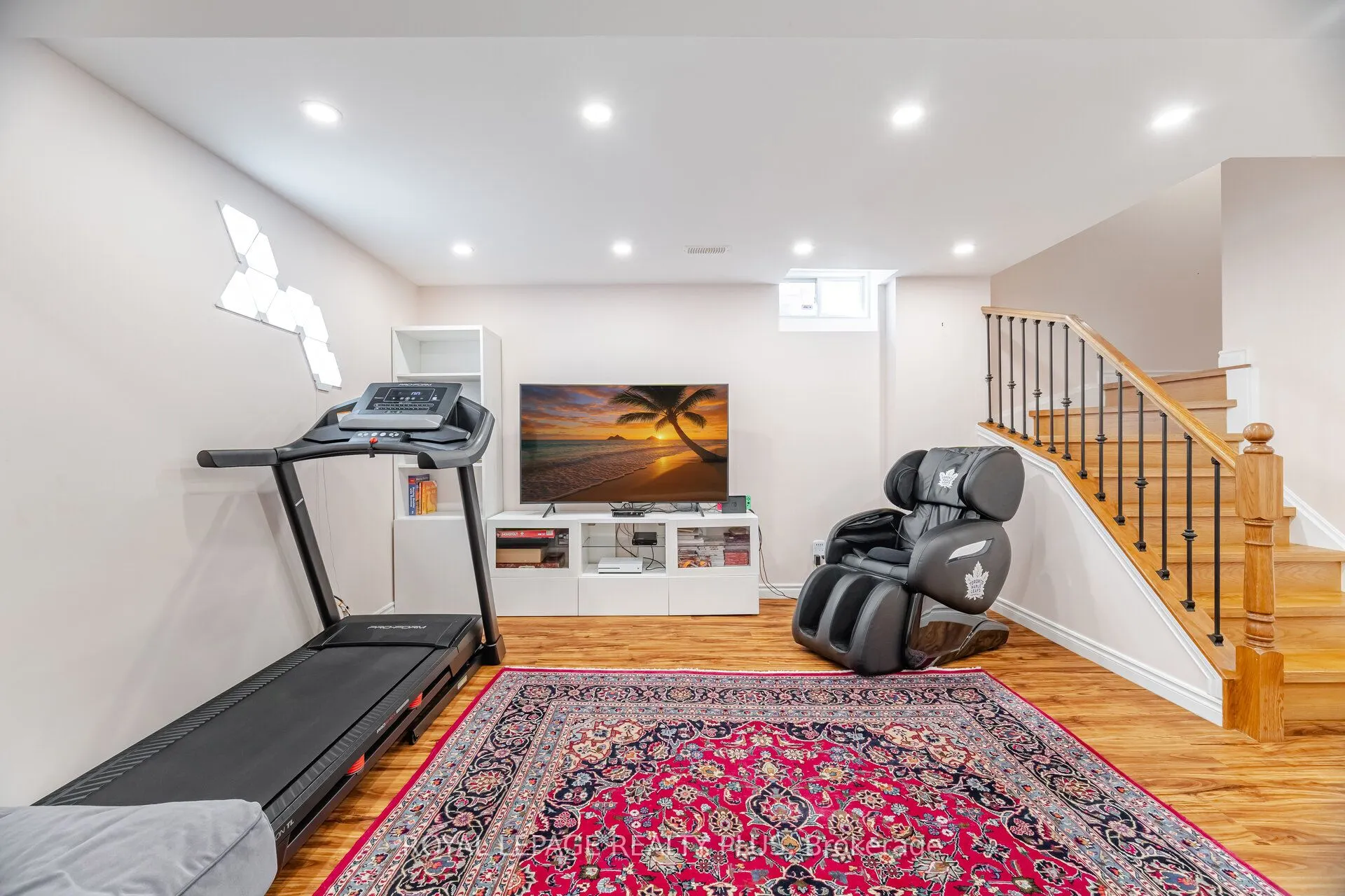 5574 Freshwater Drive