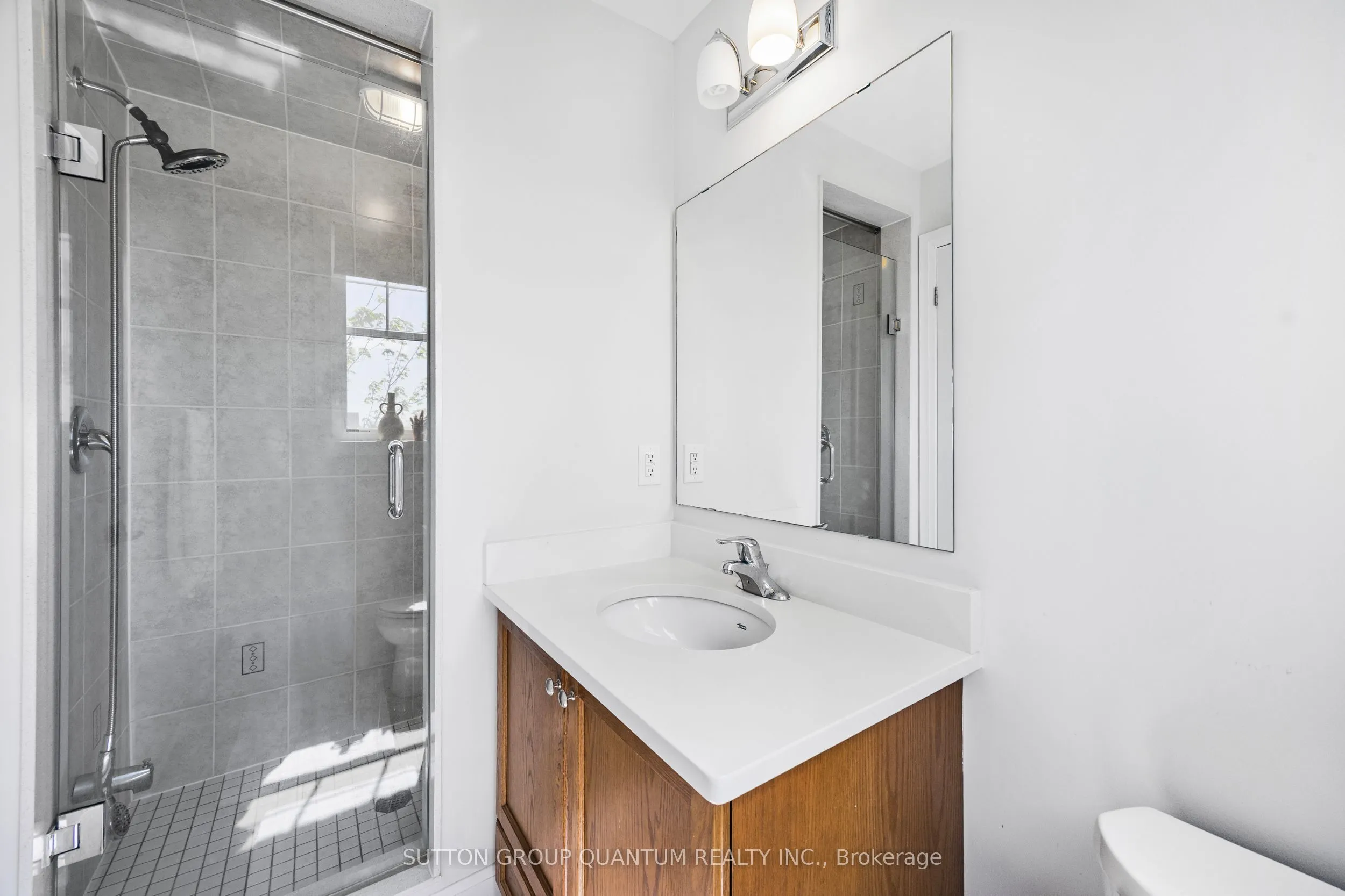 275 Roxton Road, #201