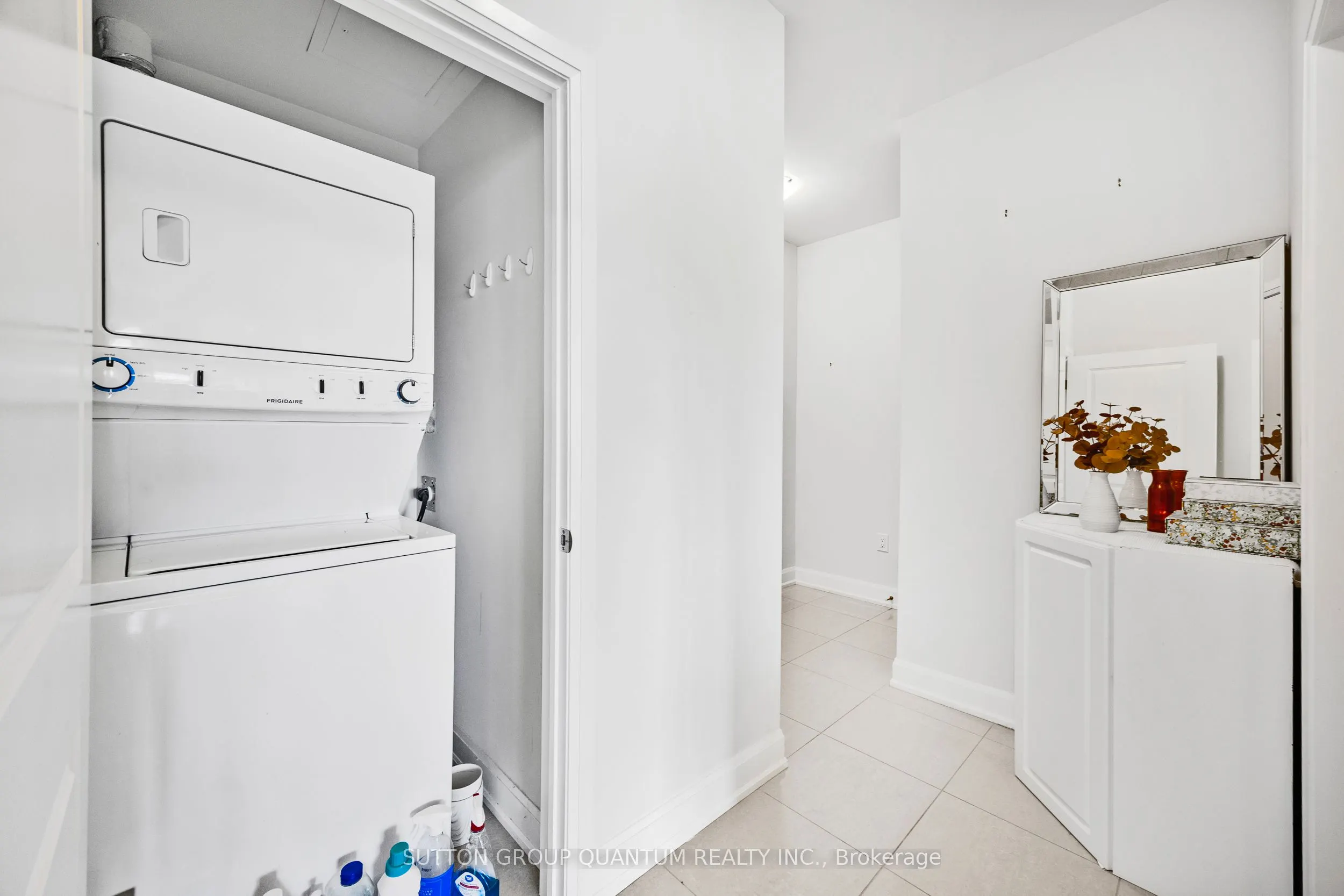 275 Roxton Road, #201