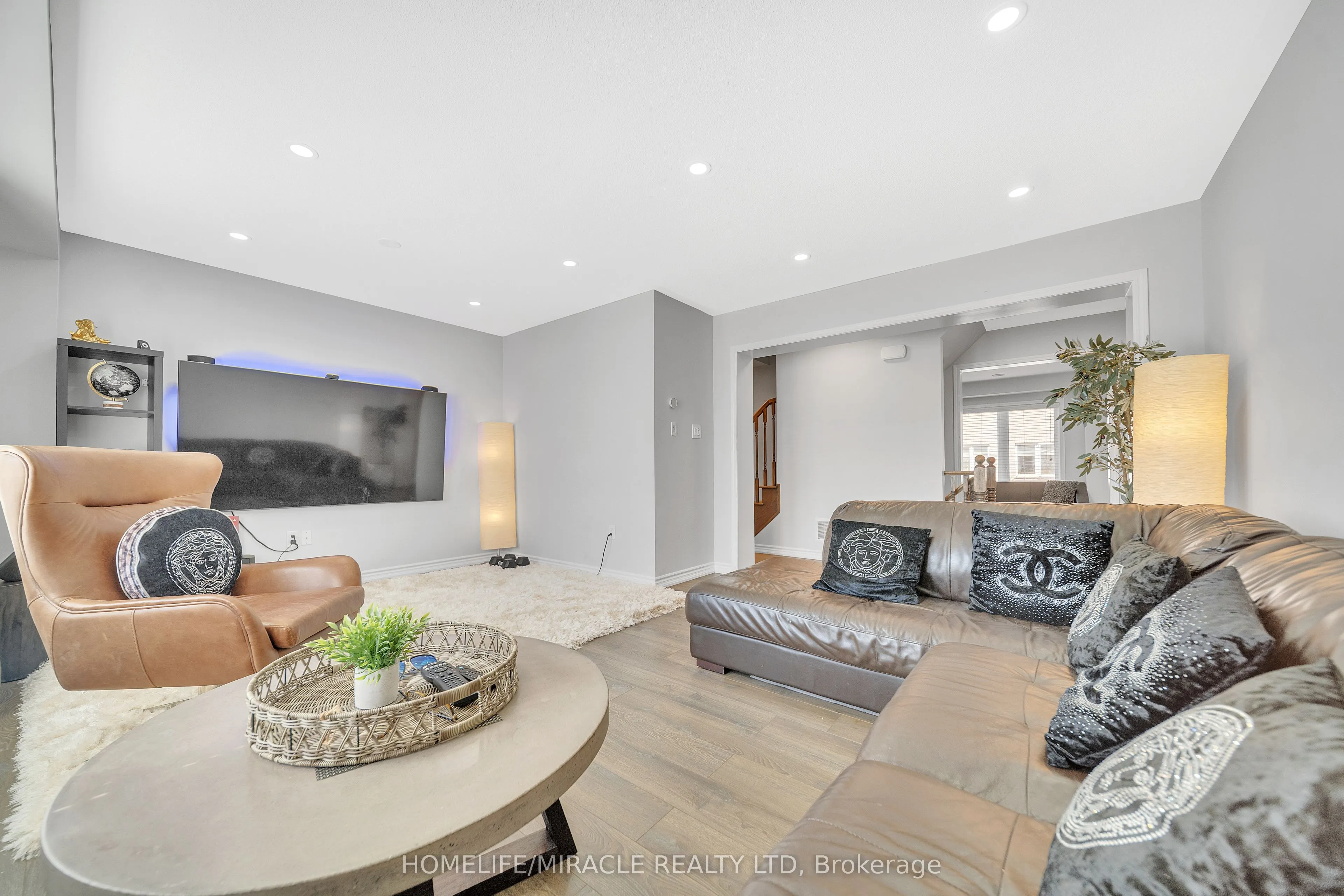 43 Baycliffe Crescent