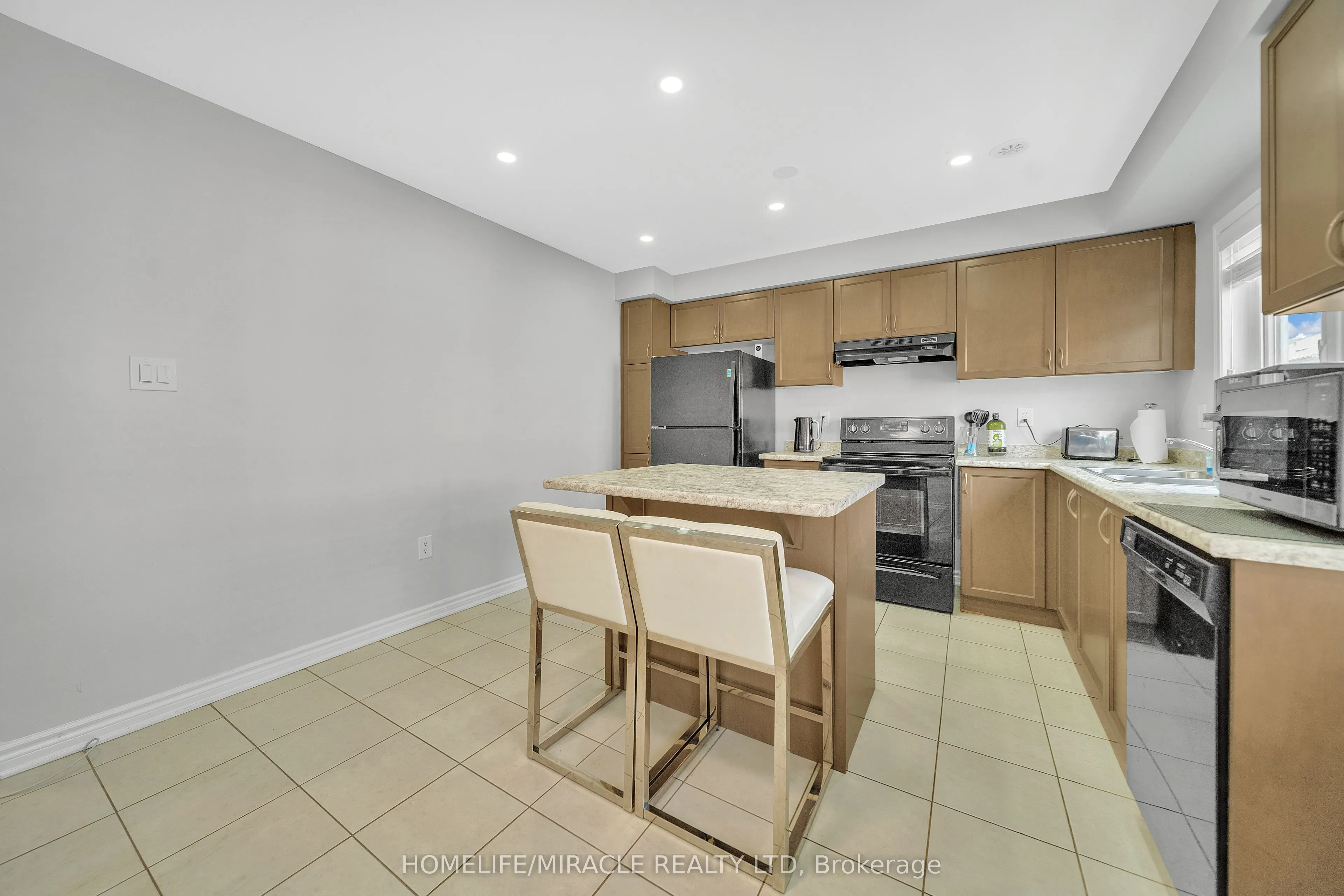 43 Baycliffe Crescent