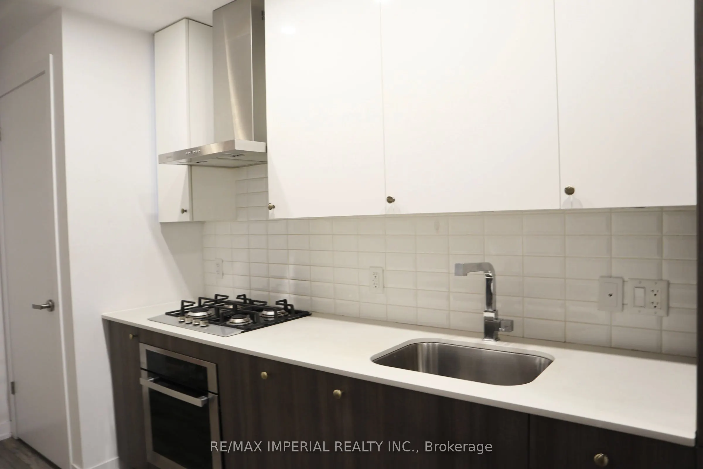 38 Howard Park Avenue, #516