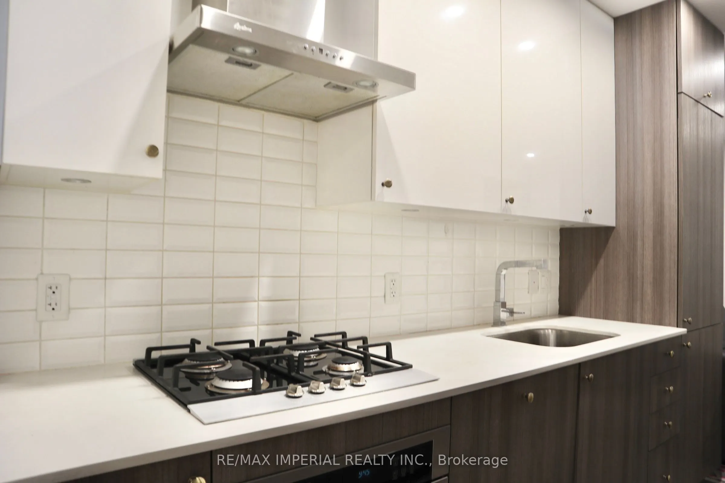 38 Howard Park Avenue, #516