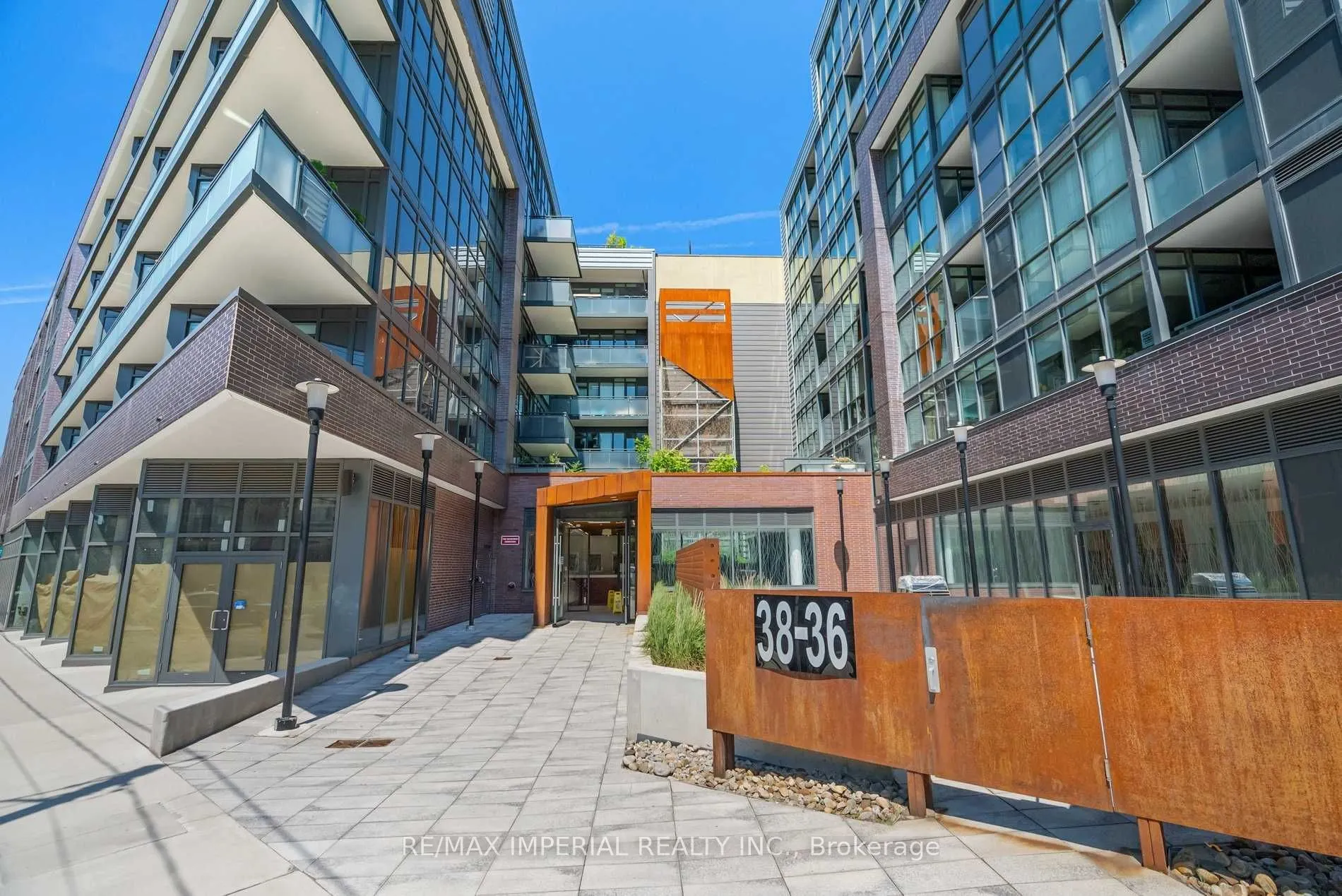38 Howard Park Avenue, #516