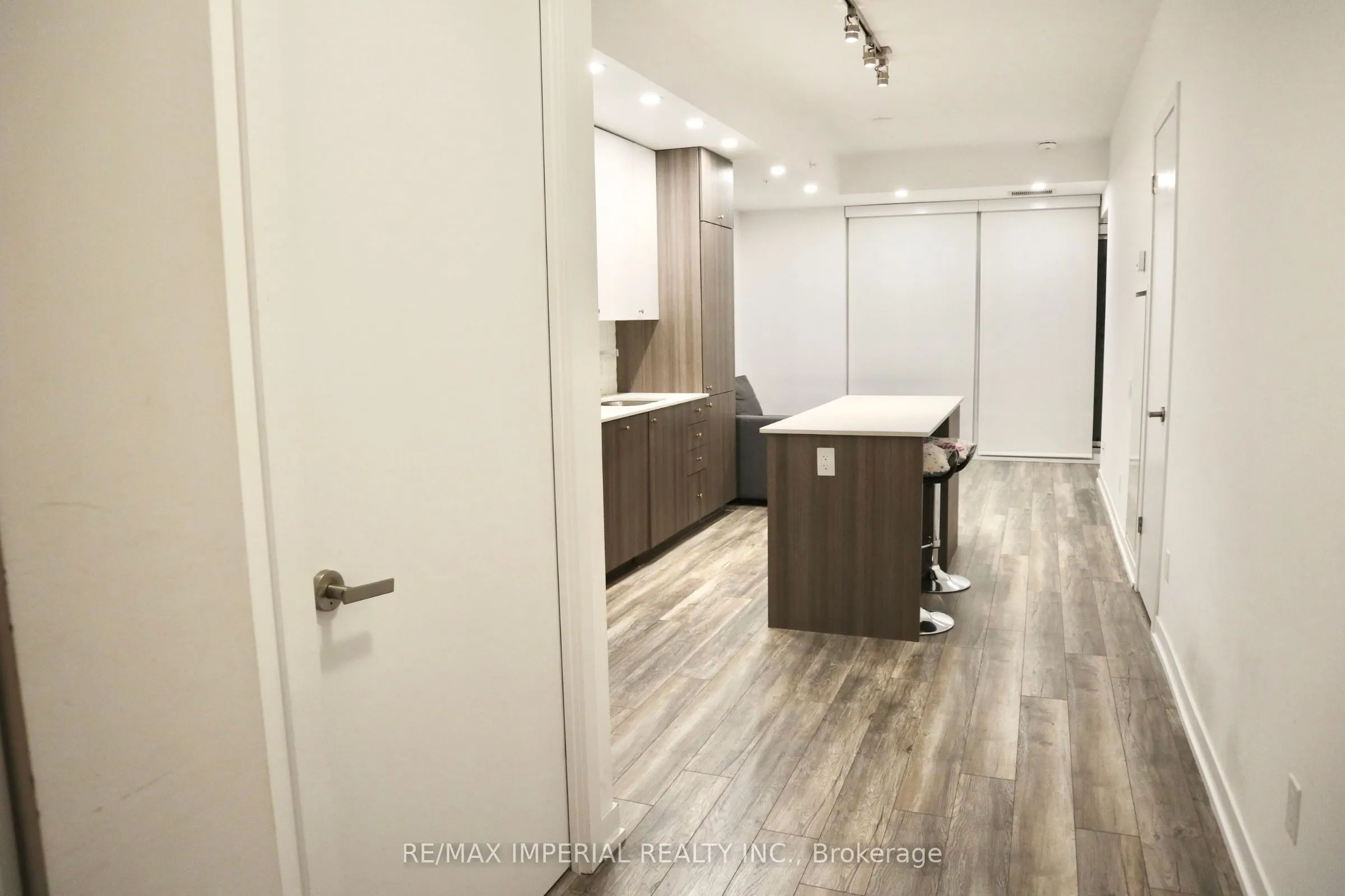38 Howard Park Avenue, #516