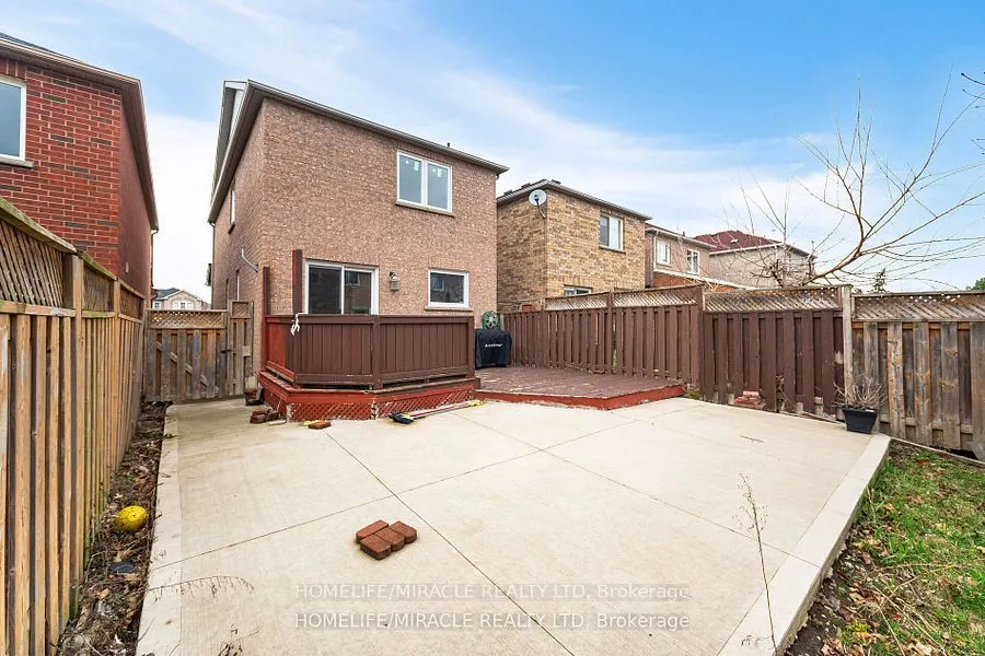 7 Eastview Gate