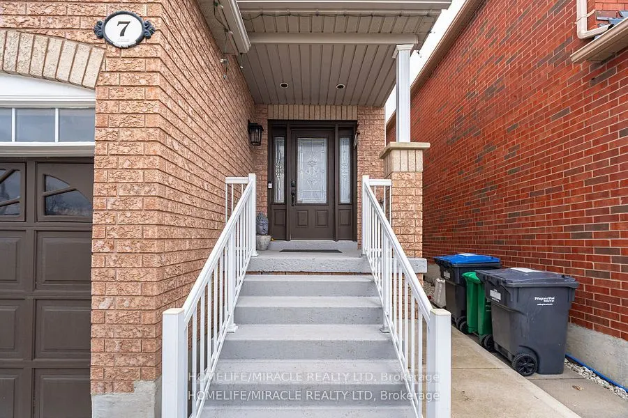 7 Eastview Gate