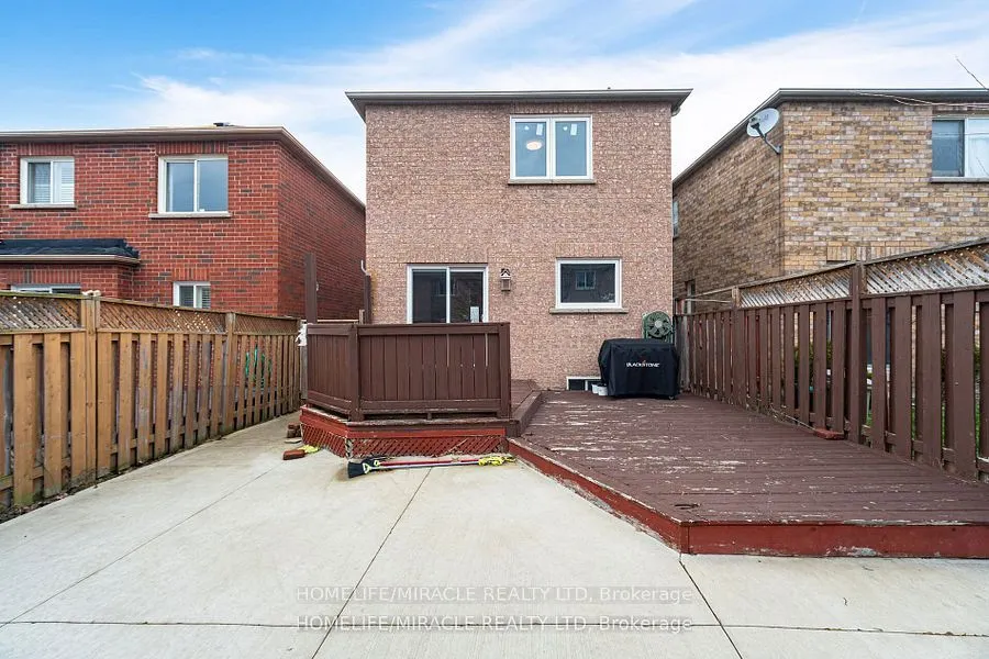7 Eastview Gate