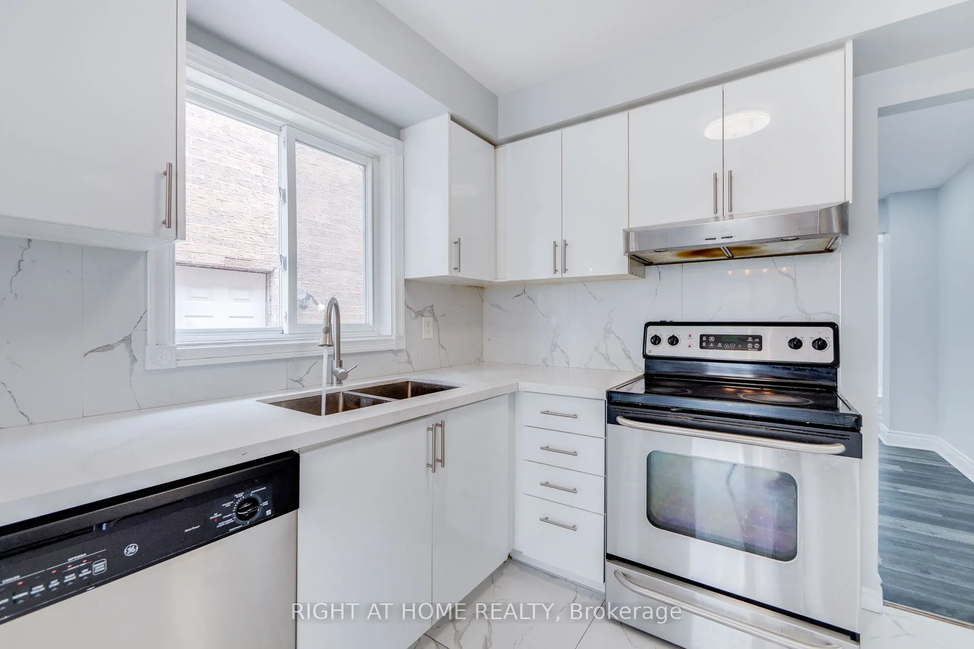 34 Meadowlark Drive