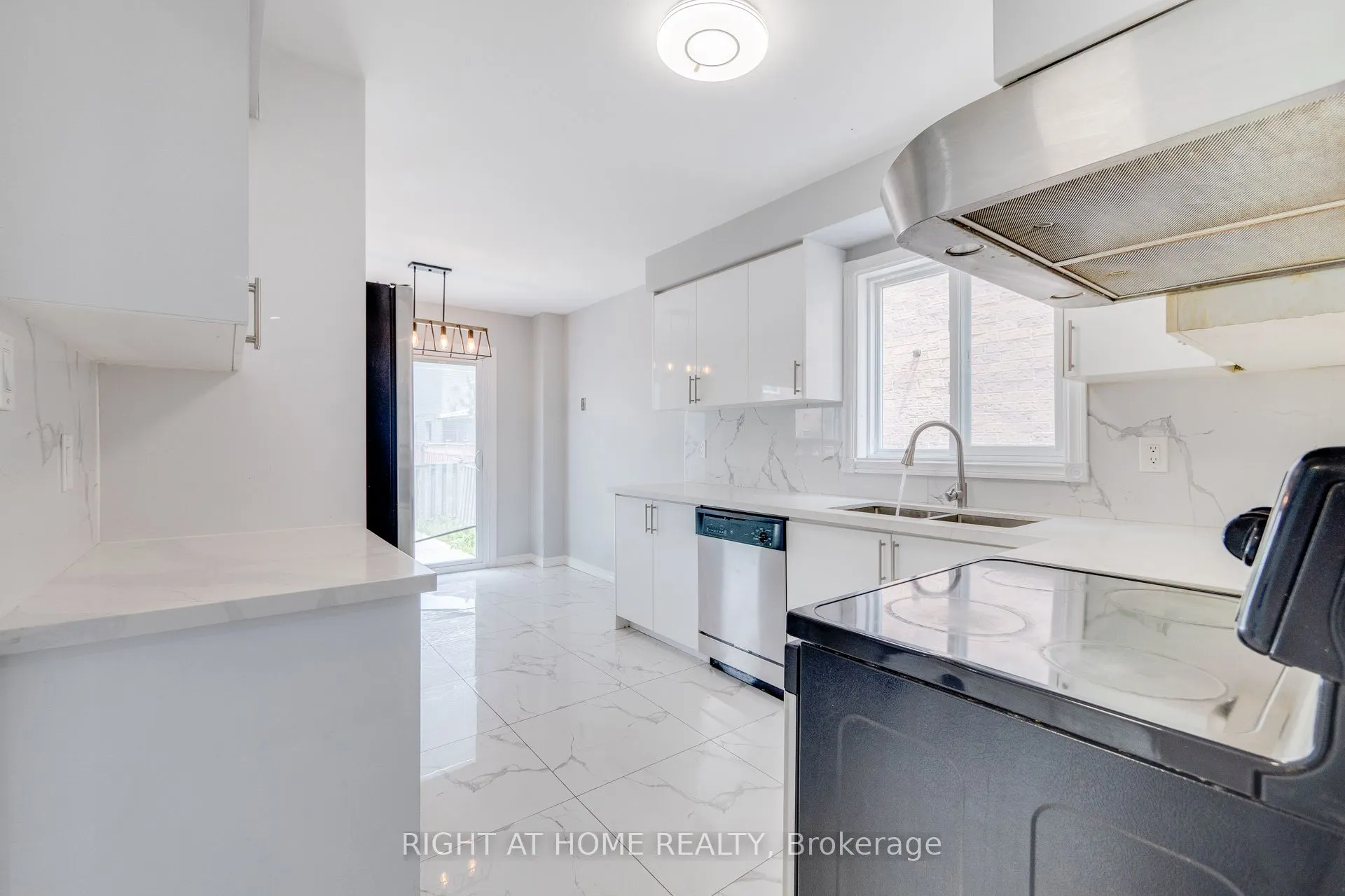 34 Meadowlark Drive