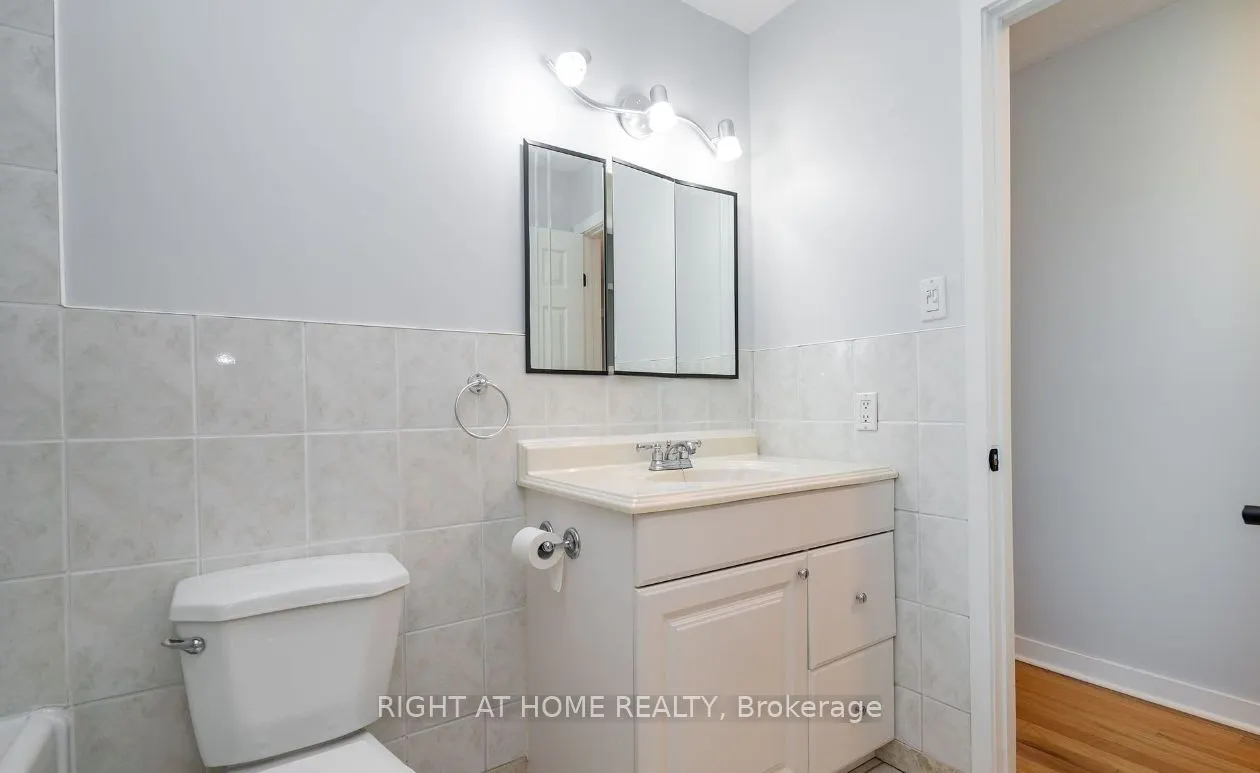 4122 Dursley Crescent, #Upper