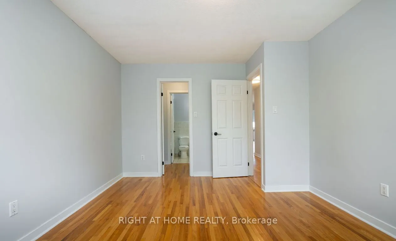 4122 Dursley Crescent, #Upper