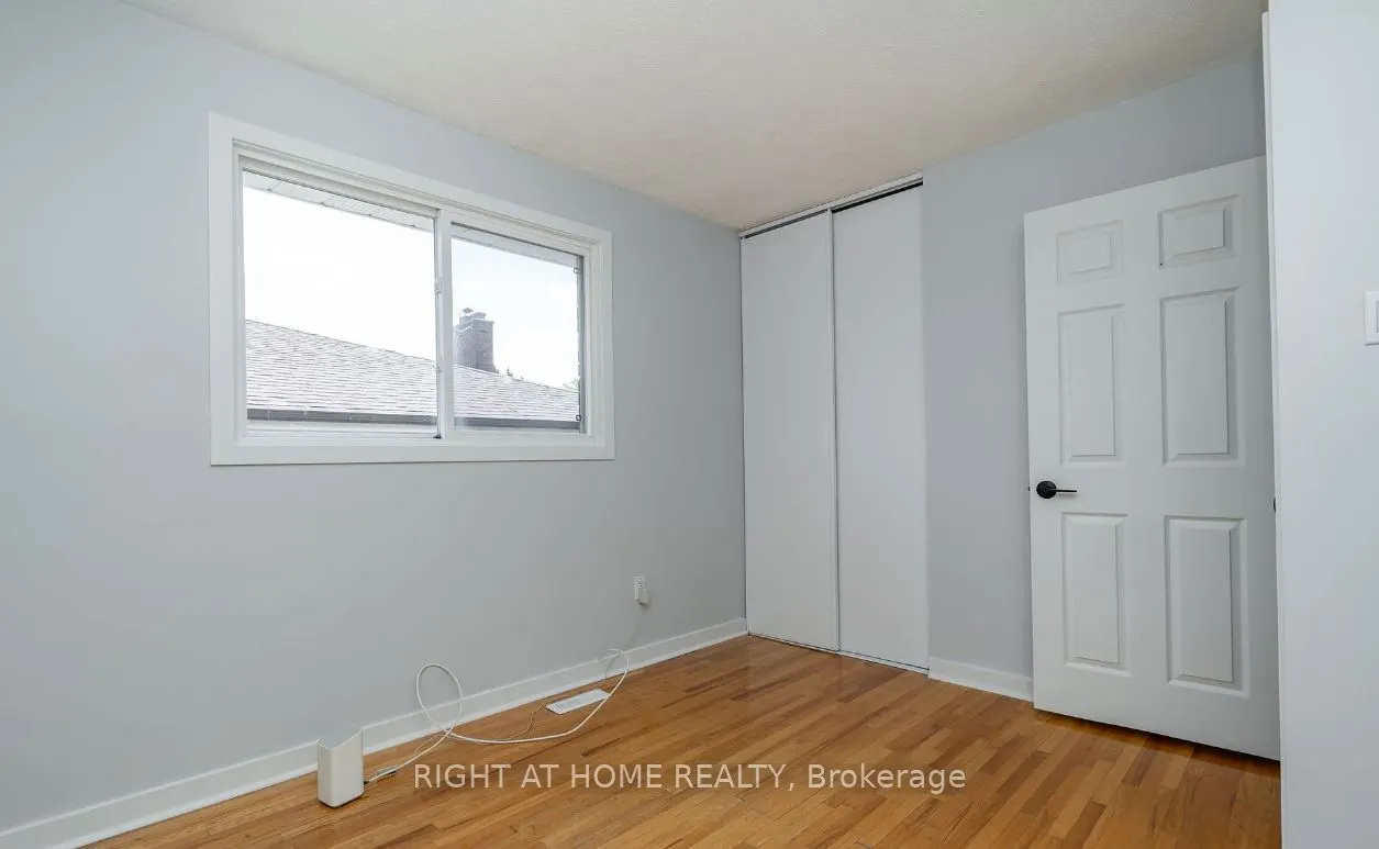4122 Dursley Crescent, #Upper