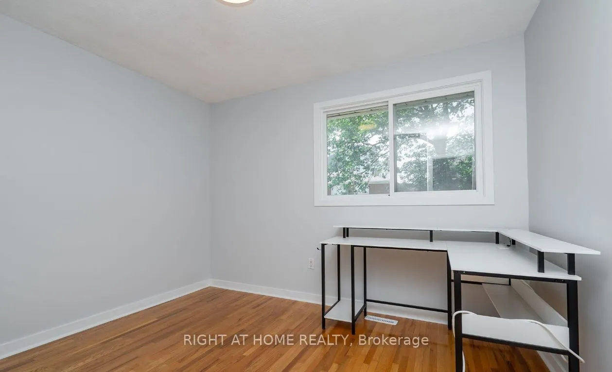 4122 Dursley Crescent, #Upper