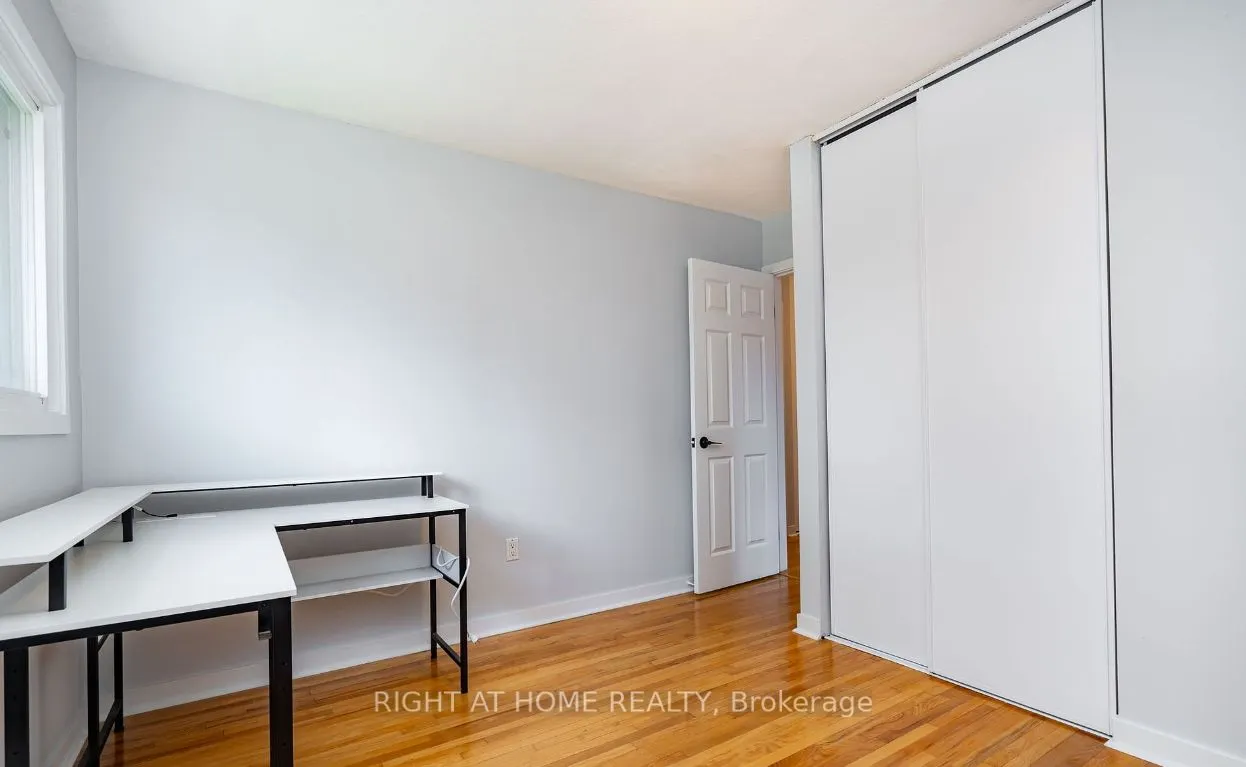 4122 Dursley Crescent, #Upper